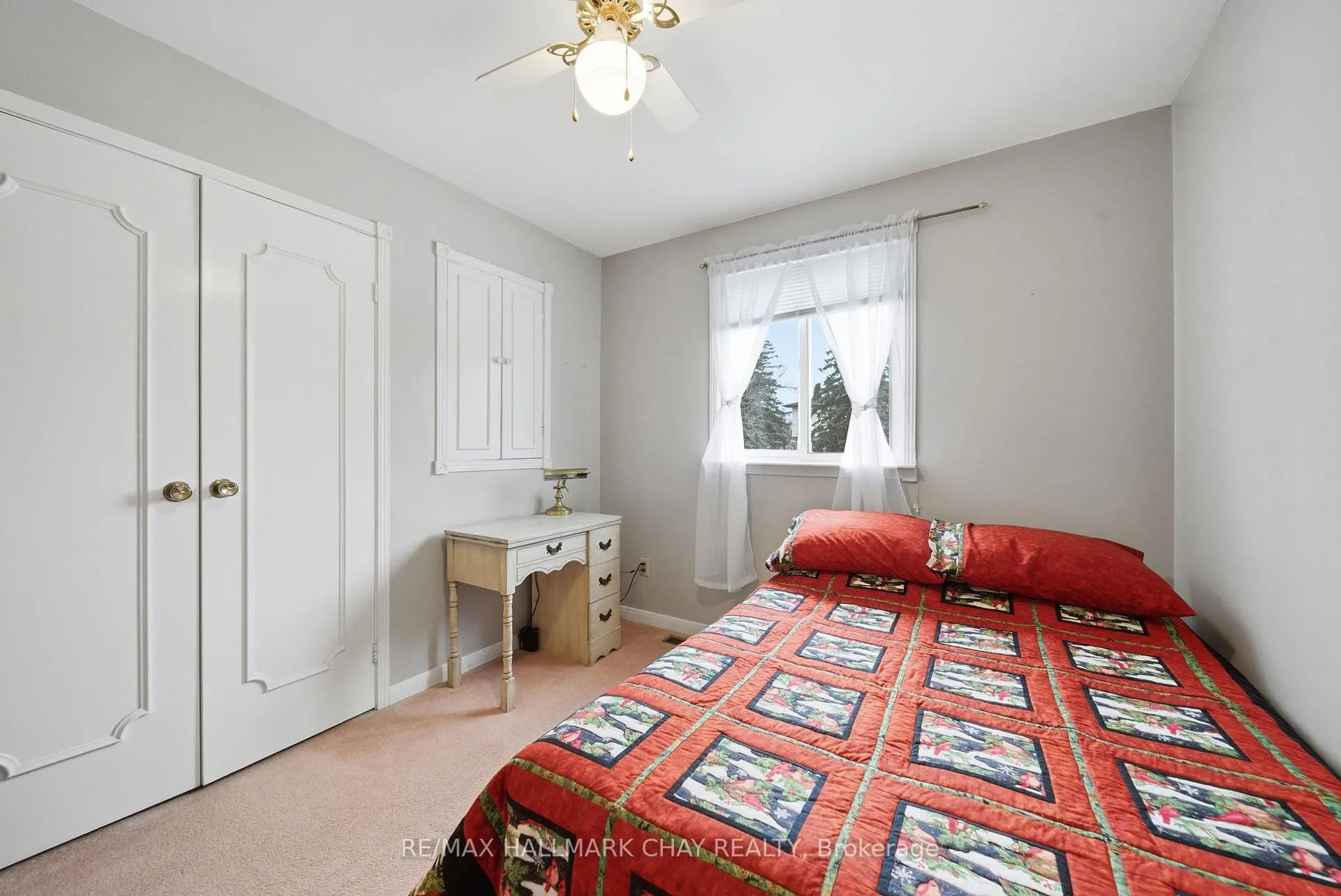Photo 19 of 5 Austen Lane, Barrie, Letitia Heights — HOMEH