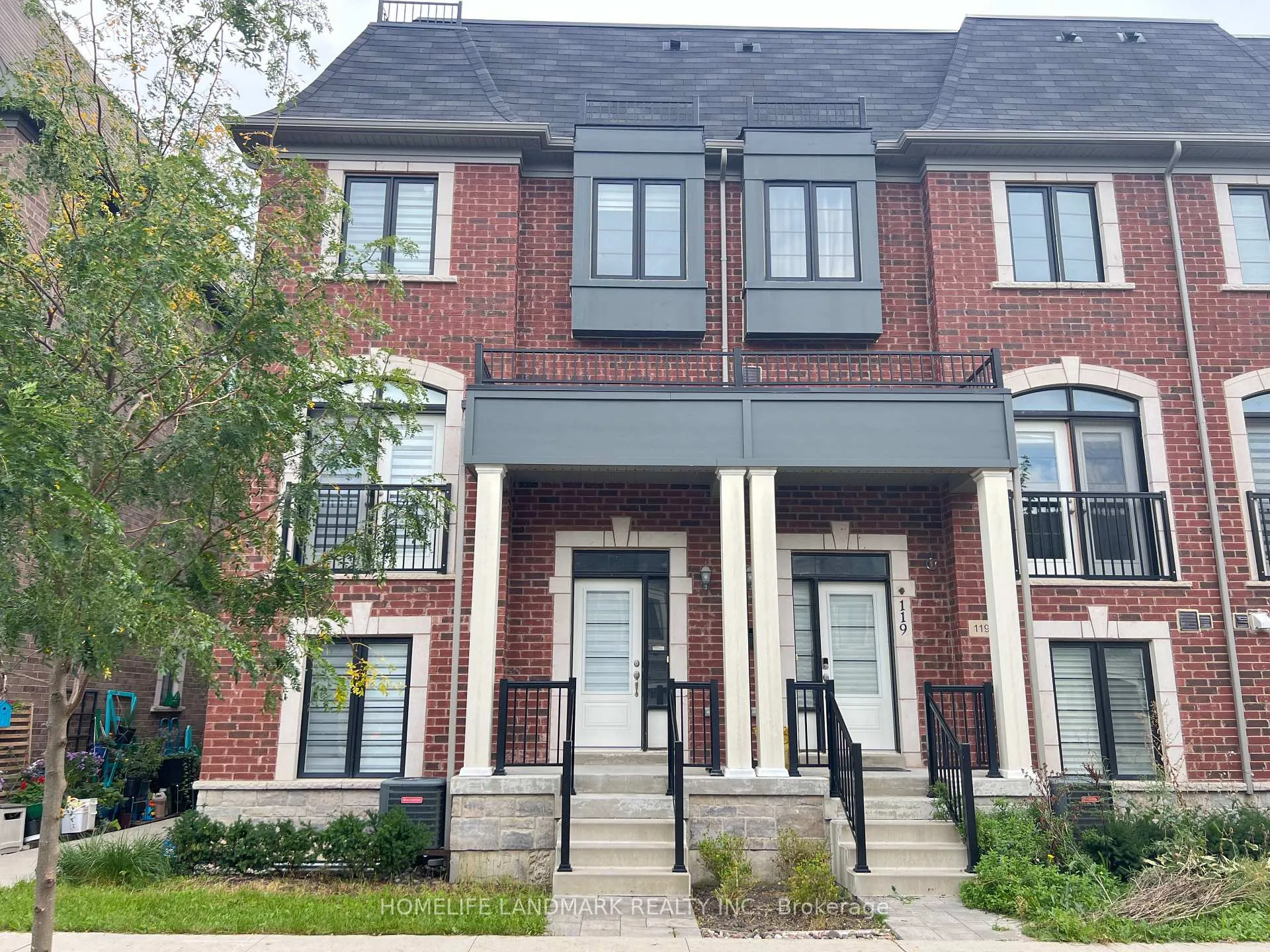 Photo 1 of 117 Lichfield Road, Markham, Unionville — HOMEH