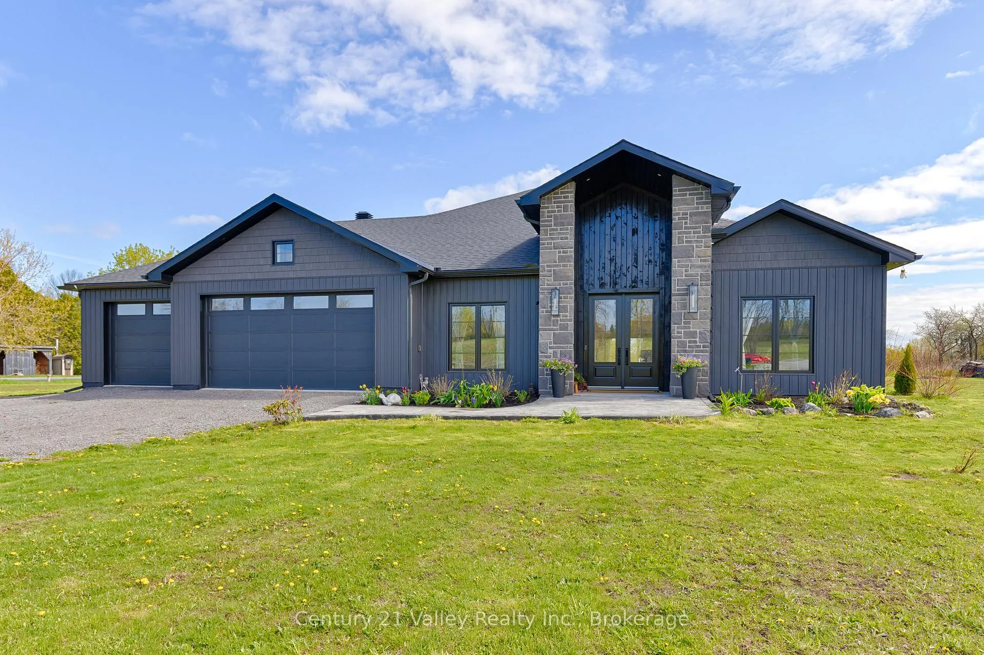 Photo 1 of 1174 Burnstown Road, McNab/Braeside, Mcnab/Braeside Twps — HOMEH