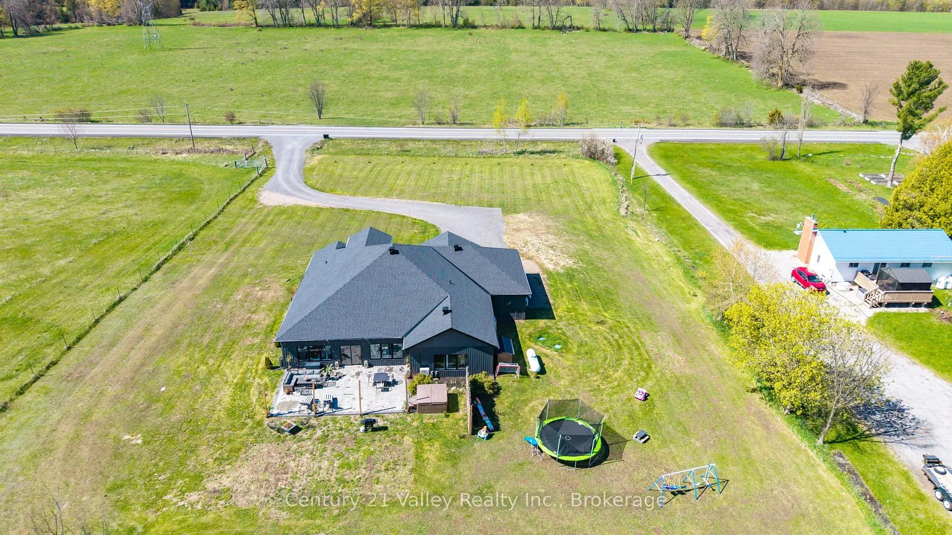 Photo 2 of 1174 Burnstown Road, McNab/Braeside, Mcnab/Braeside Twps — HOMEH
