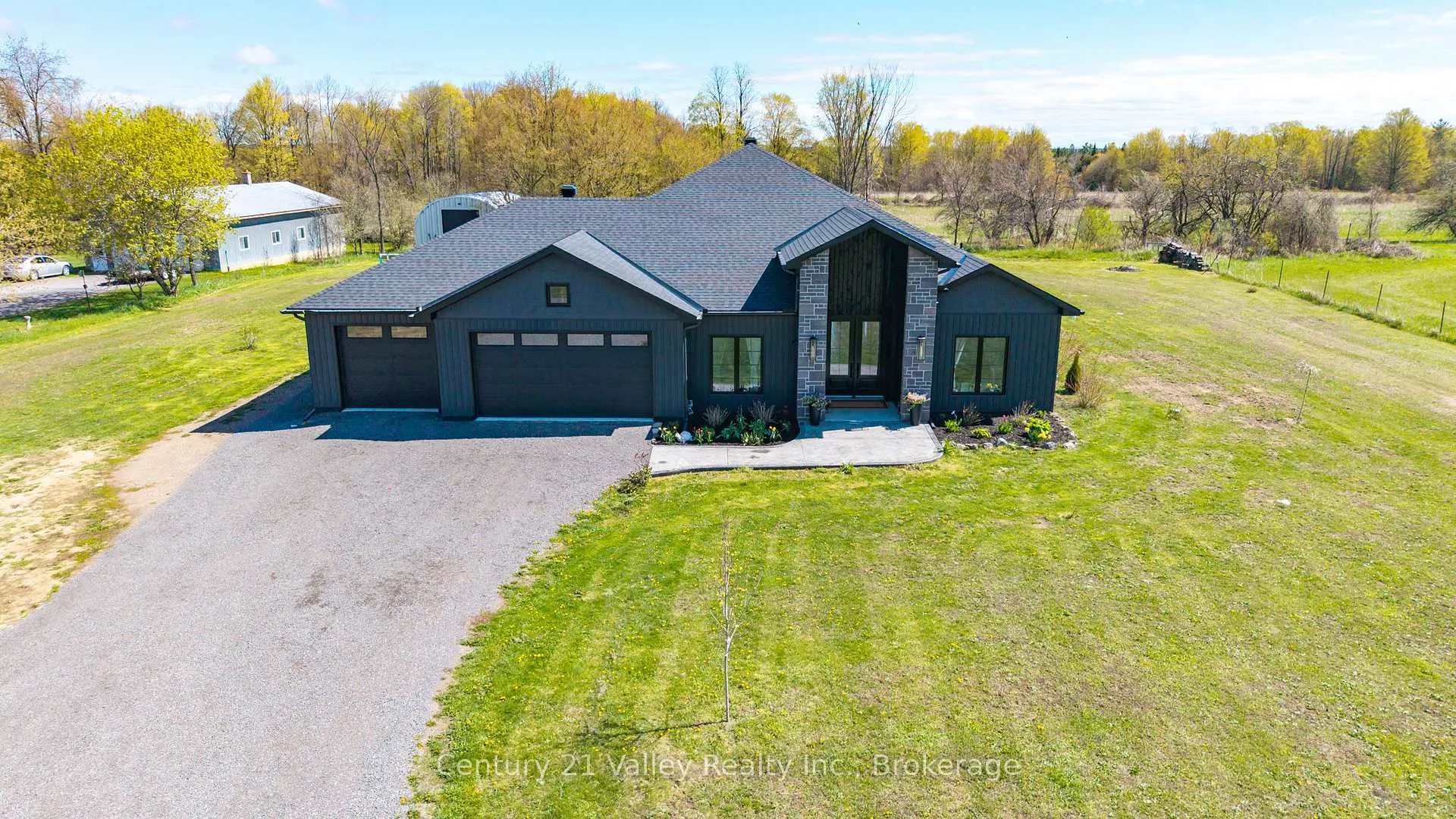 Photo 5 of 1174 Burnstown Road, McNab/Braeside, Mcnab/Braeside Twps — HOMEH
