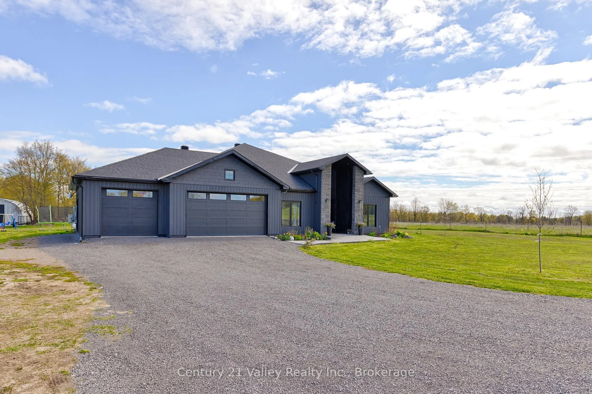 Photo 8 of 1174 Burnstown Road, McNab/Braeside, Mcnab/Braeside Twps — HOMEH