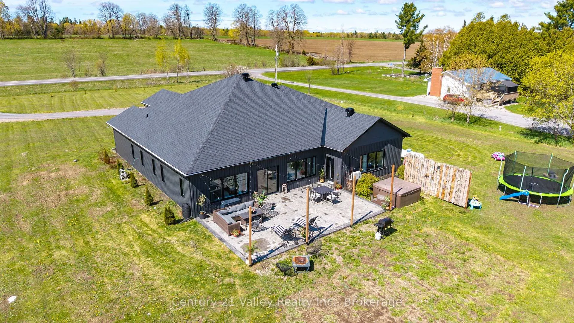 Photo 10 of 1174 Burnstown Road, McNab/Braeside, Mcnab/Braeside Twps — HOMEH