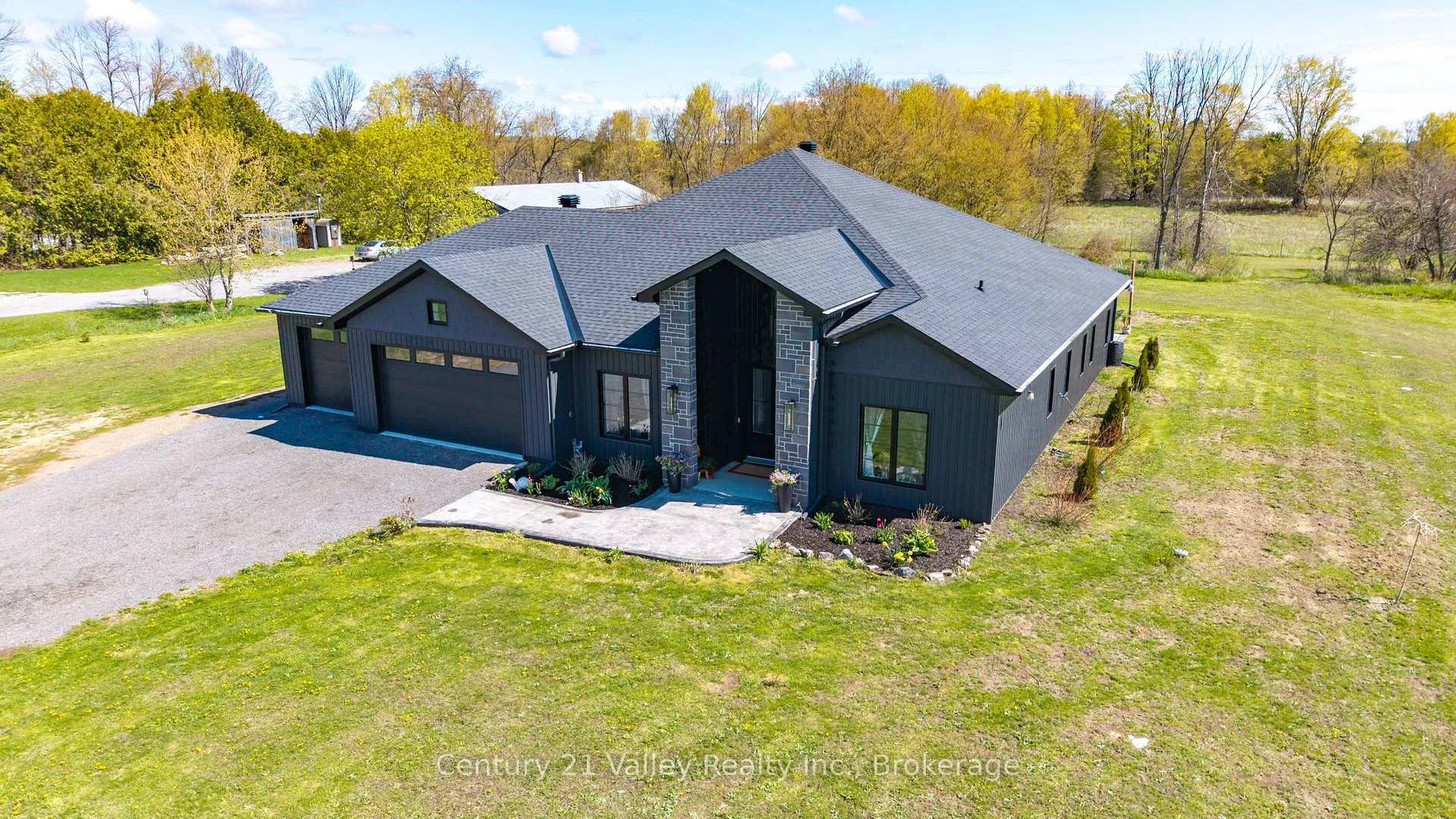 Photo 12 of 1174 Burnstown Road, McNab/Braeside, Mcnab/Braeside Twps — HOMEH