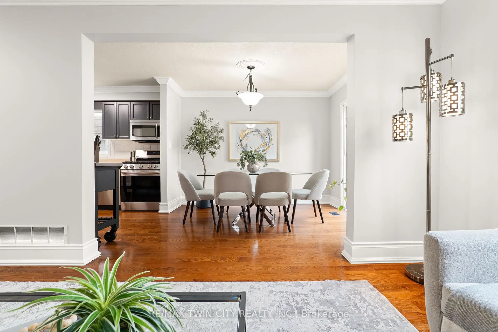 Photo 15 of 635 Bonavista Drive, Waterloo — HOMEH