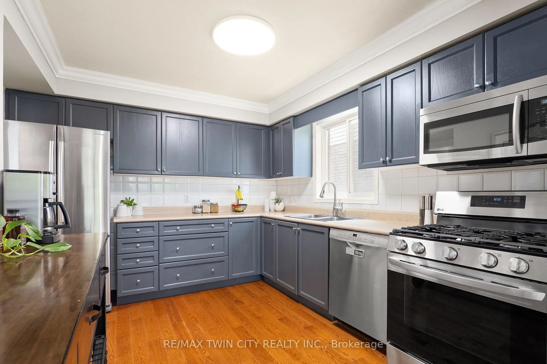 Photo 18 of 635 Bonavista Drive, Waterloo — HOMEH