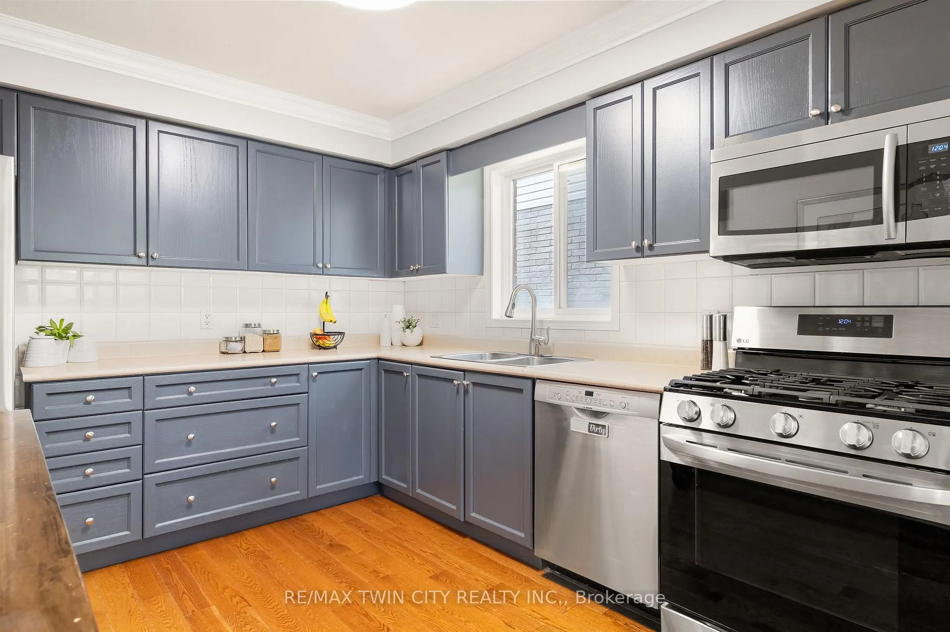 Photo 21 of 635 Bonavista Drive, Waterloo — HOMEH