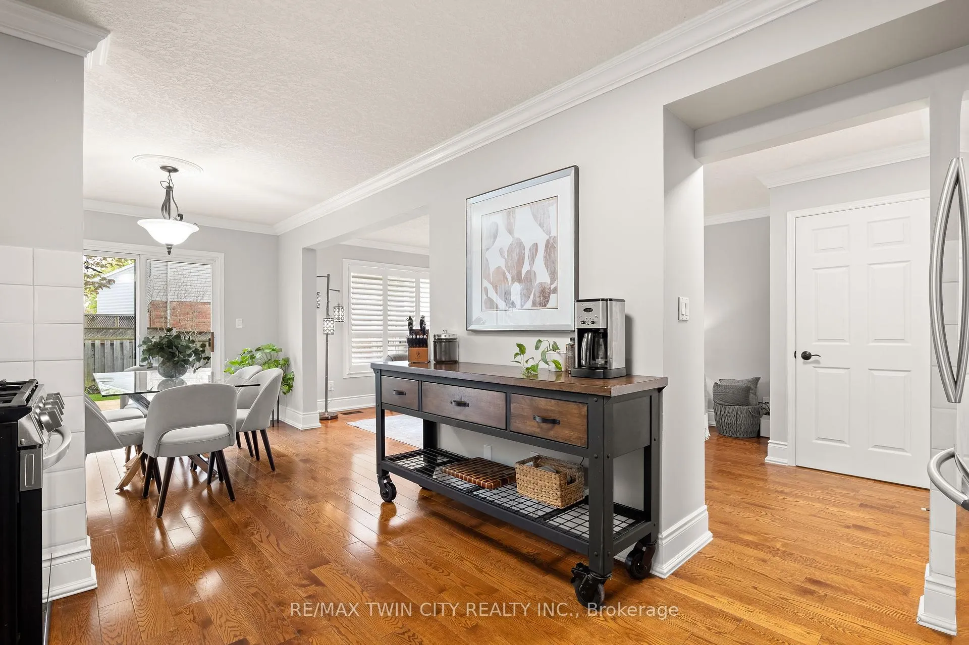 Photo 25 of 635 Bonavista Drive, Waterloo — HOMEH