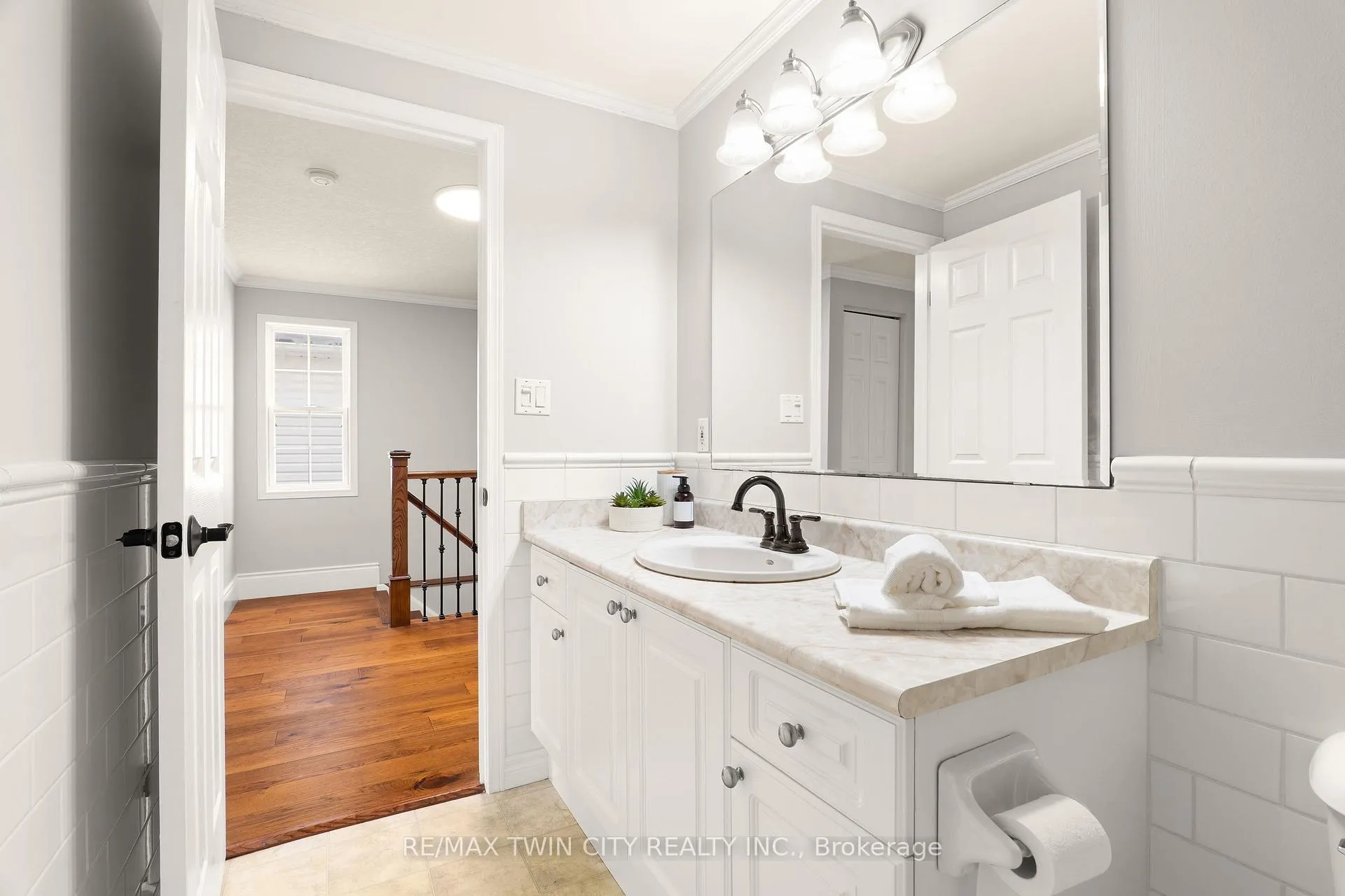 Photo 27 of 635 Bonavista Drive, Waterloo — HOMEH