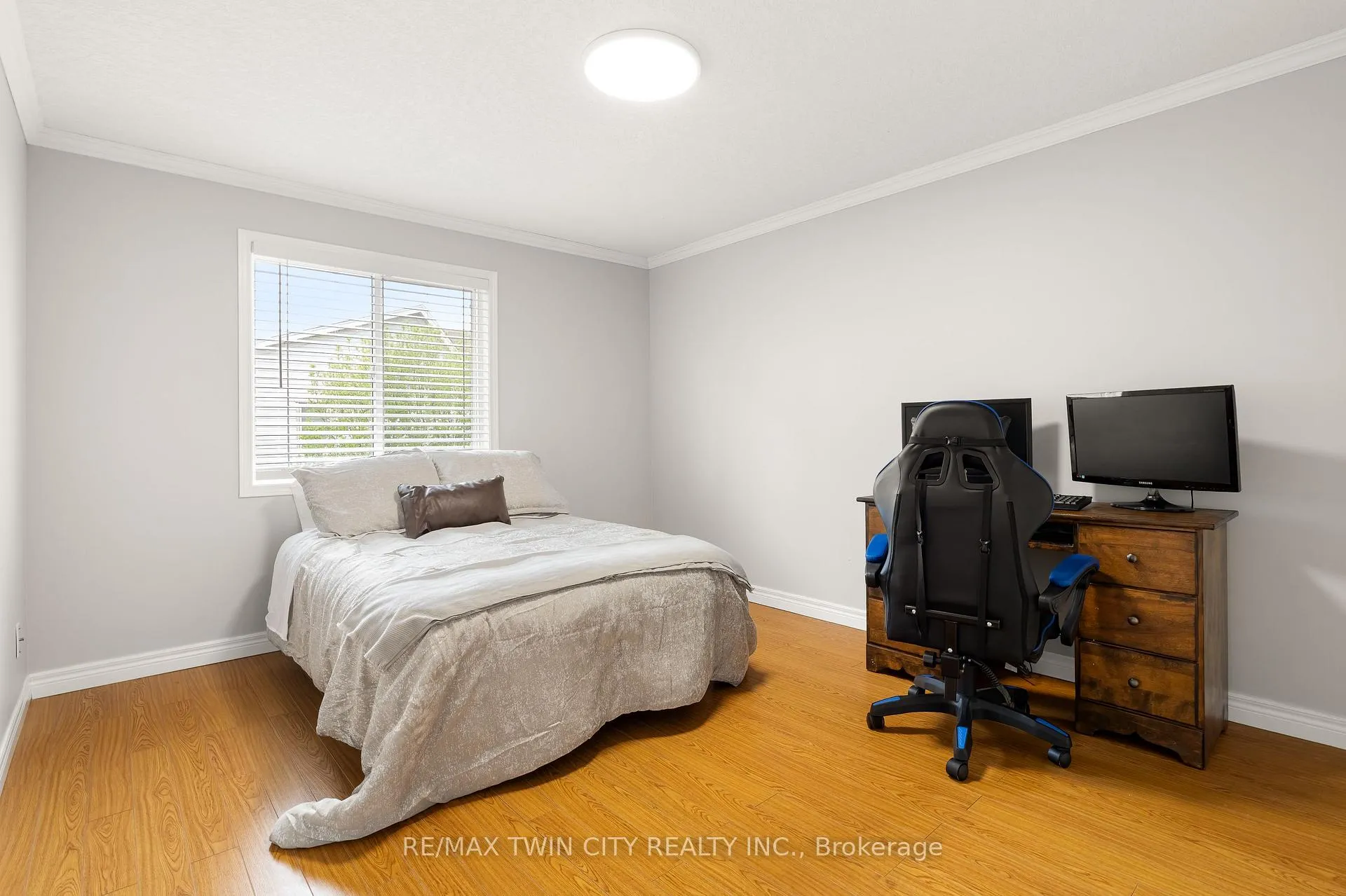Photo 35 of 635 Bonavista Drive, Waterloo — HOMEH
