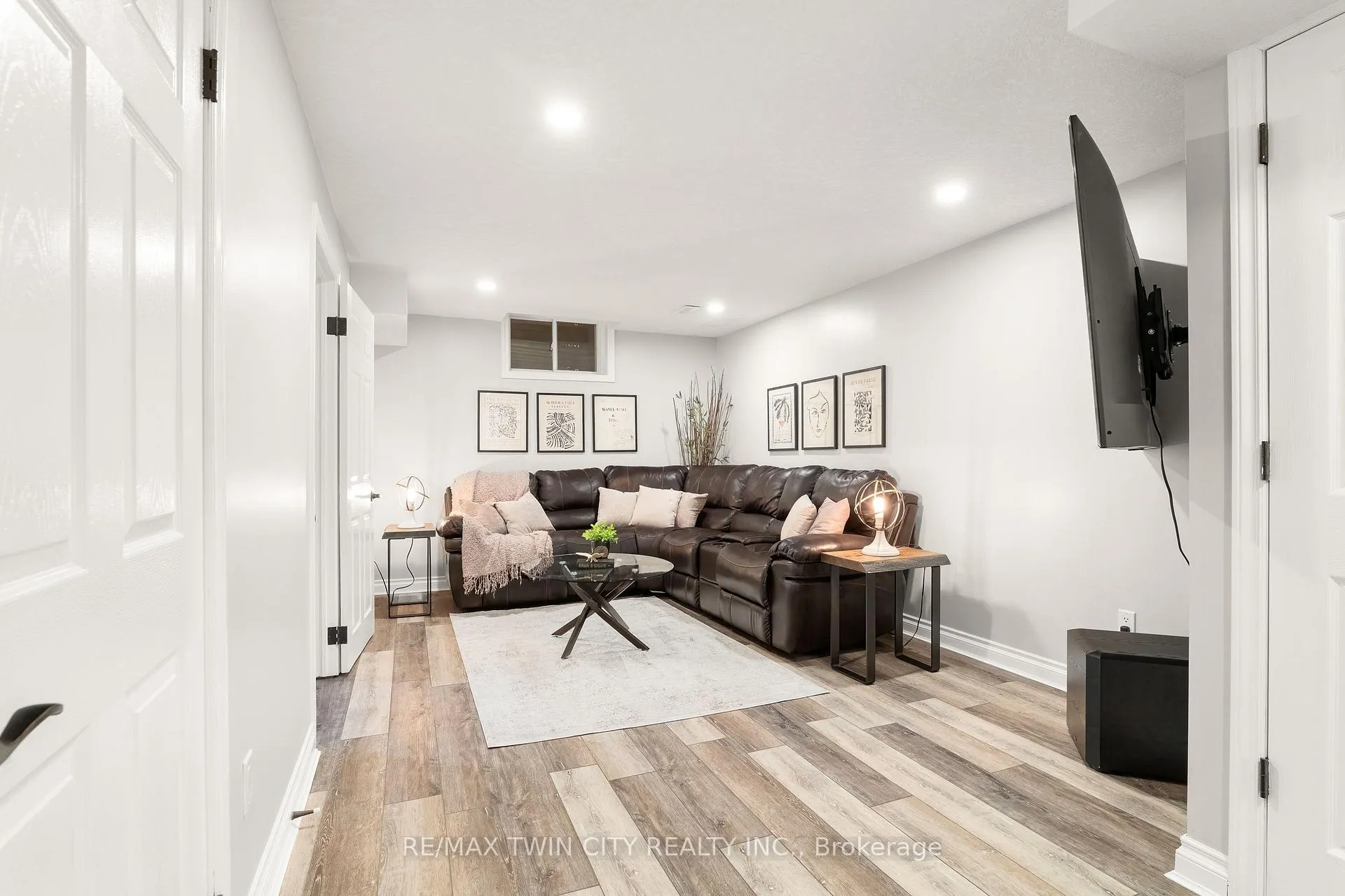 Photo 38 of 635 Bonavista Drive, Waterloo — HOMEH