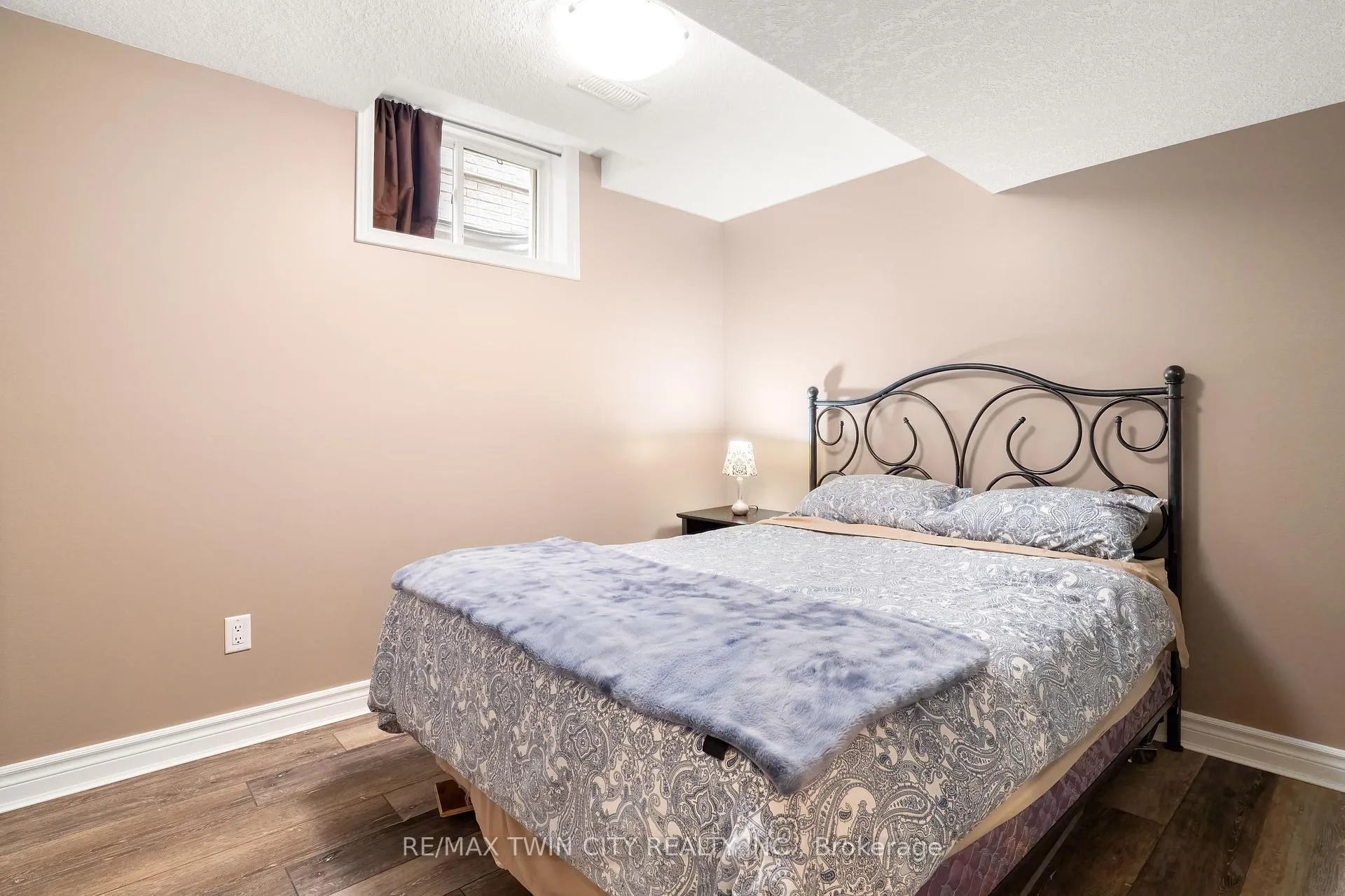 Photo 40 of 635 Bonavista Drive, Waterloo — HOMEH