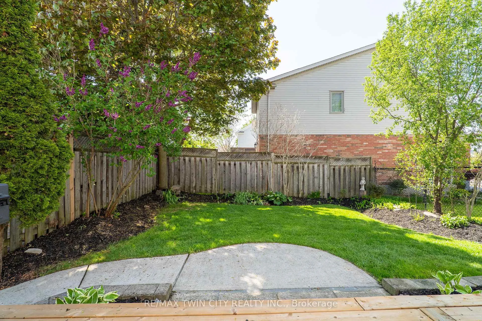 Photo 42 of 635 Bonavista Drive, Waterloo — HOMEH