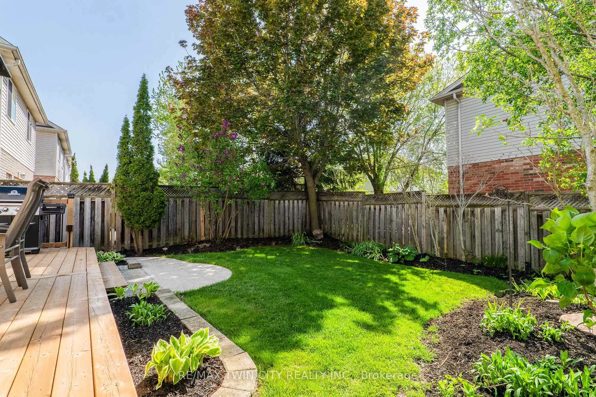 Photo 46 of 635 Bonavista Drive, Waterloo — HOMEH