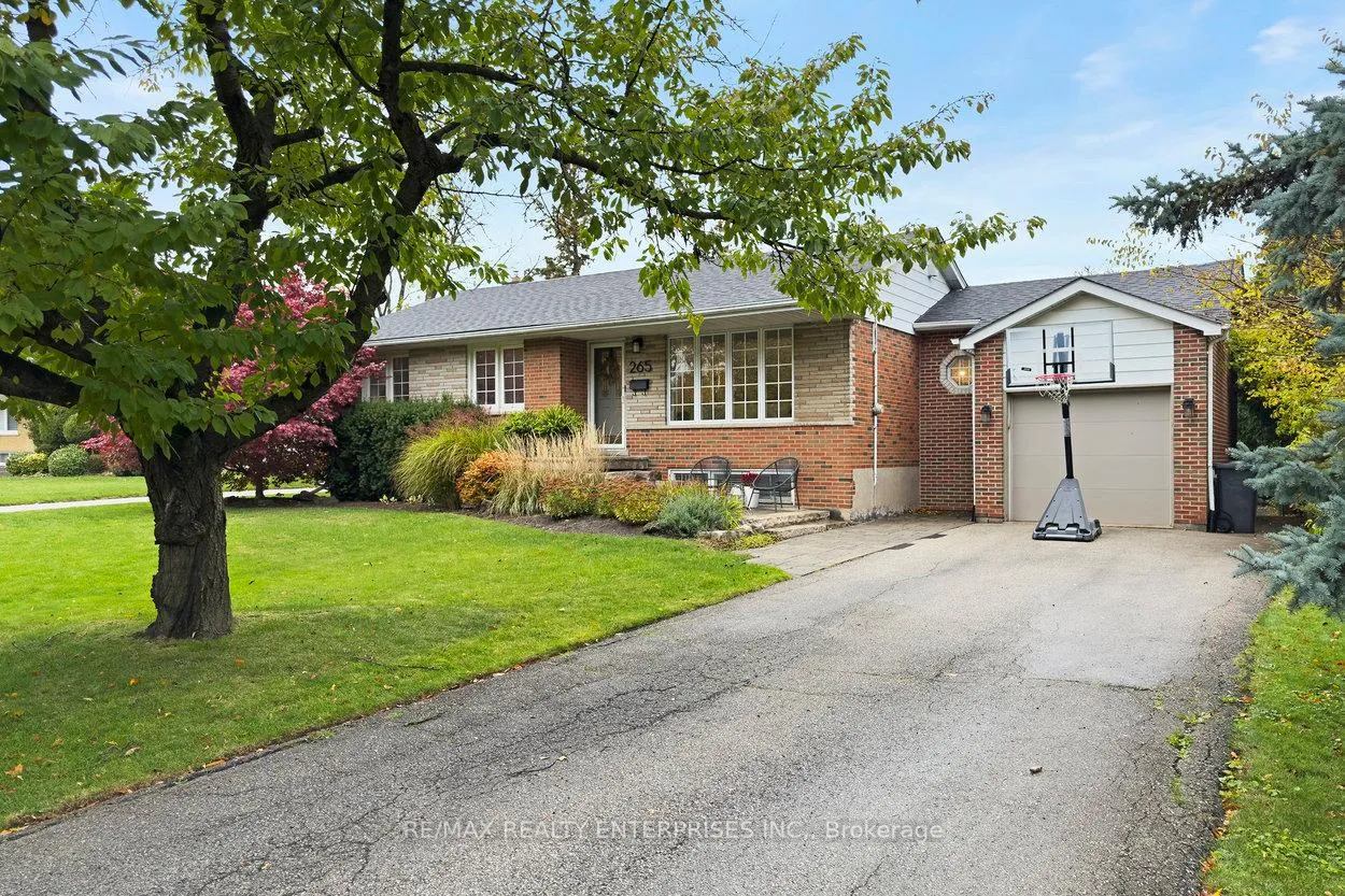Photo 3 of 265 Snowden Road, Oakville, Bronte — HOMEH