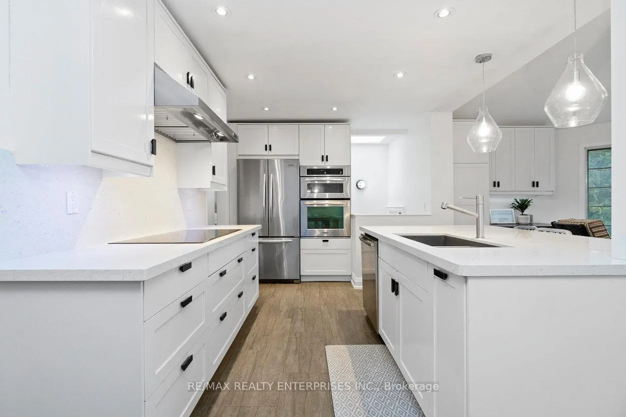 Photo 5 of 265 Snowden Road, Oakville, Bronte — HOMEH