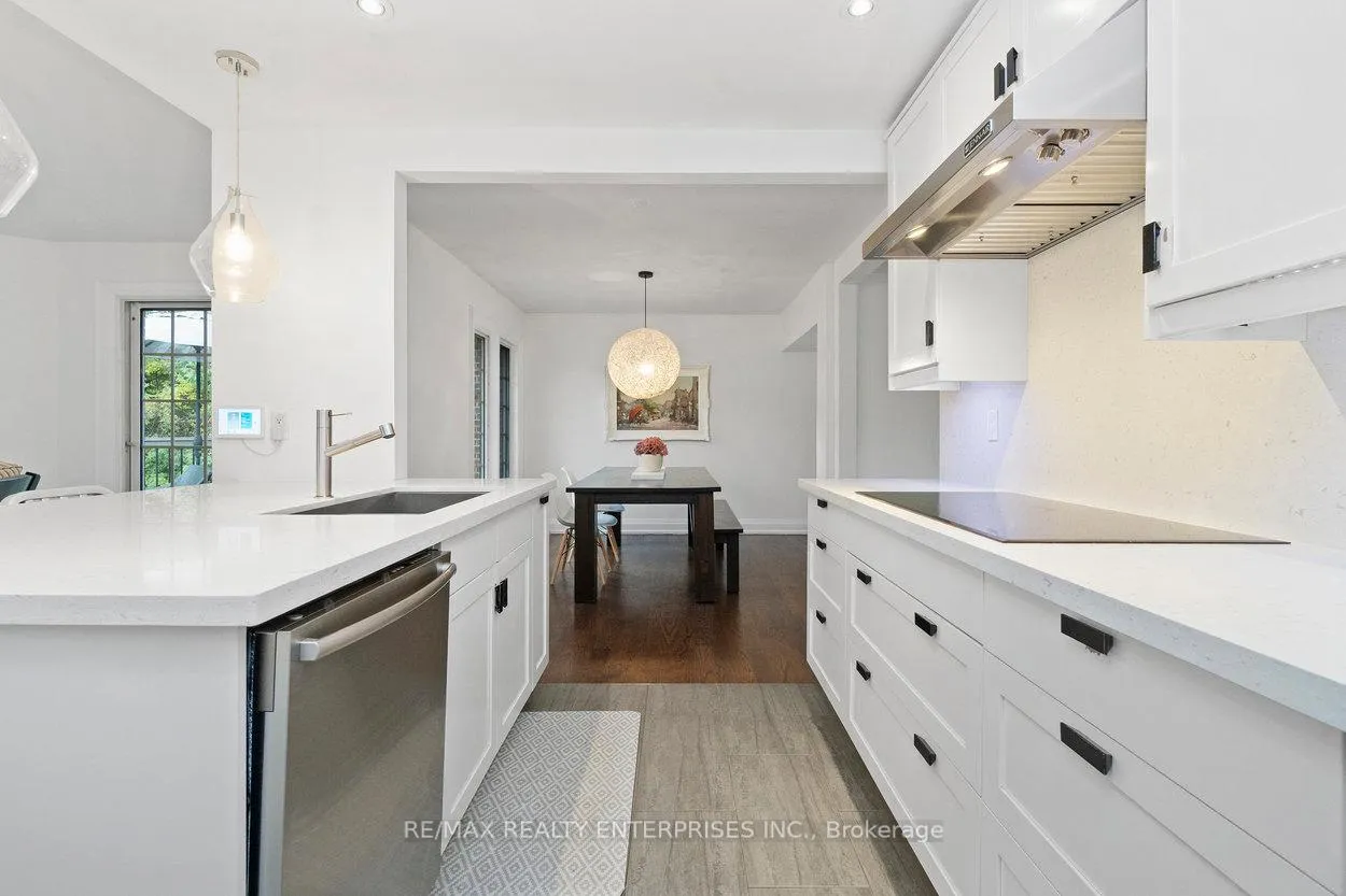 Photo 7 of 265 Snowden Road, Oakville, Bronte — HOMEH