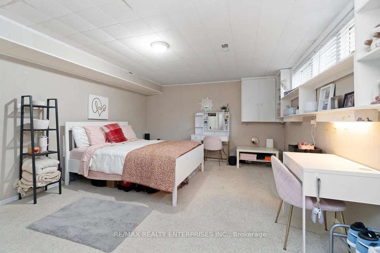 Photo 33 of 265 Snowden Road, Oakville, Bronte — HOMEH