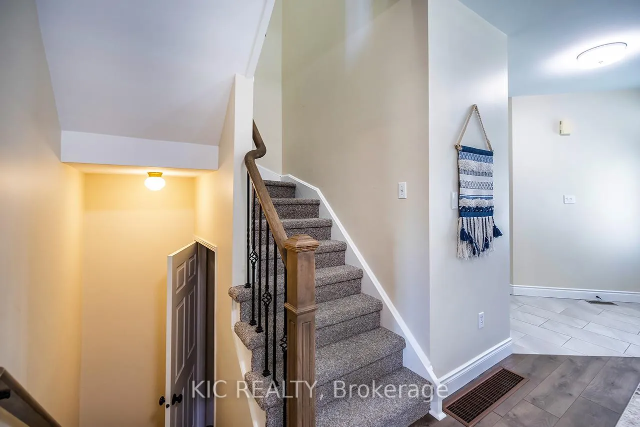 Photo 10 of 141 Waller Street, Whitby, Rolling Acres — HOMEH