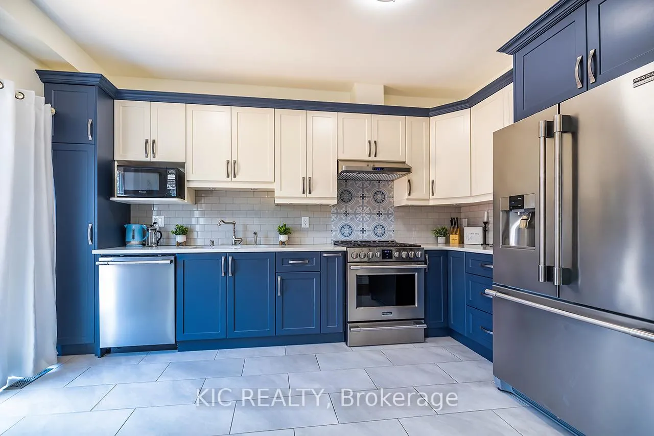 Photo 11 of 141 Waller Street, Whitby, Rolling Acres — HOMEH