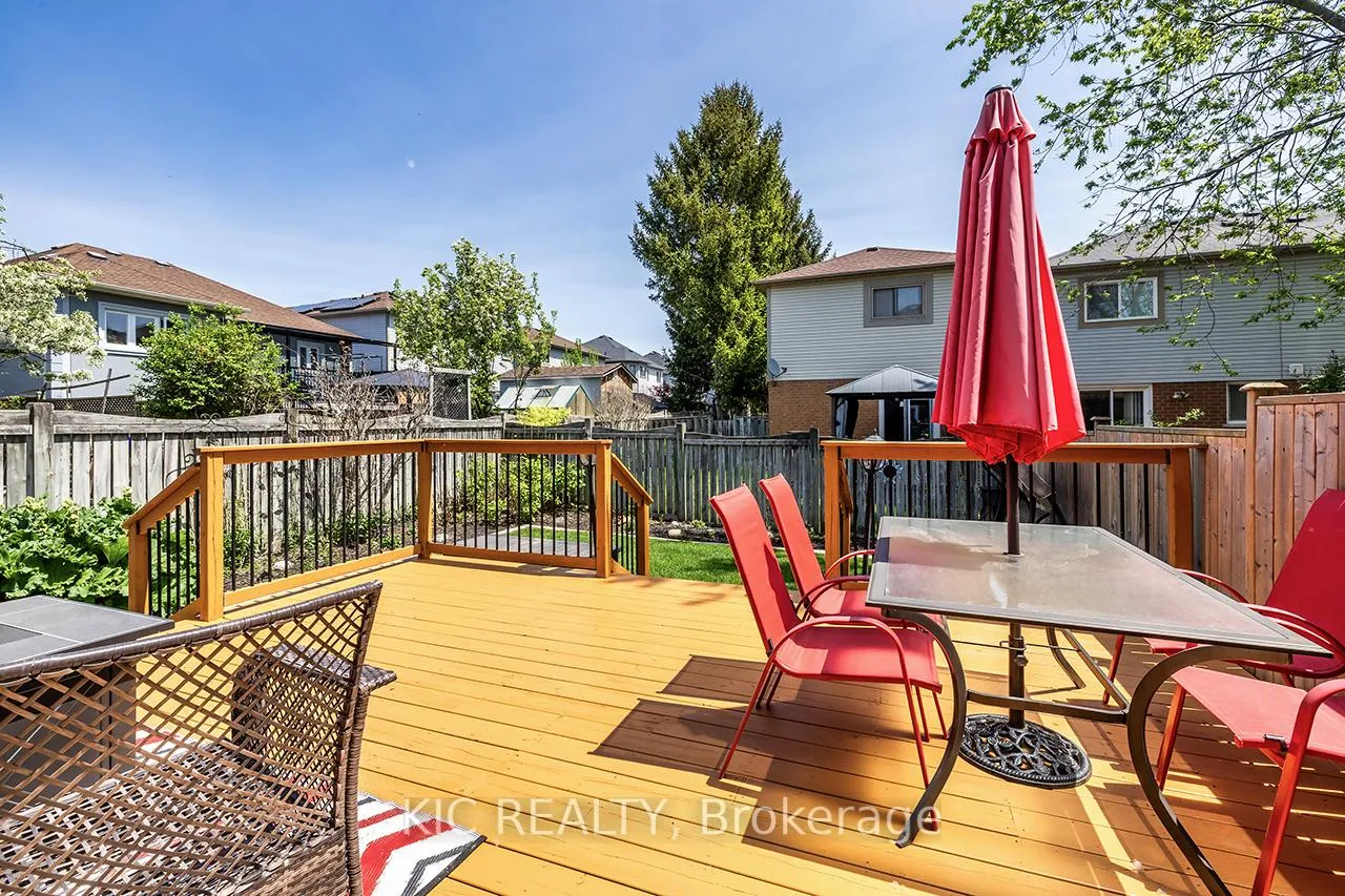Photo 41 of 141 Waller Street, Whitby, Rolling Acres — HOMEH