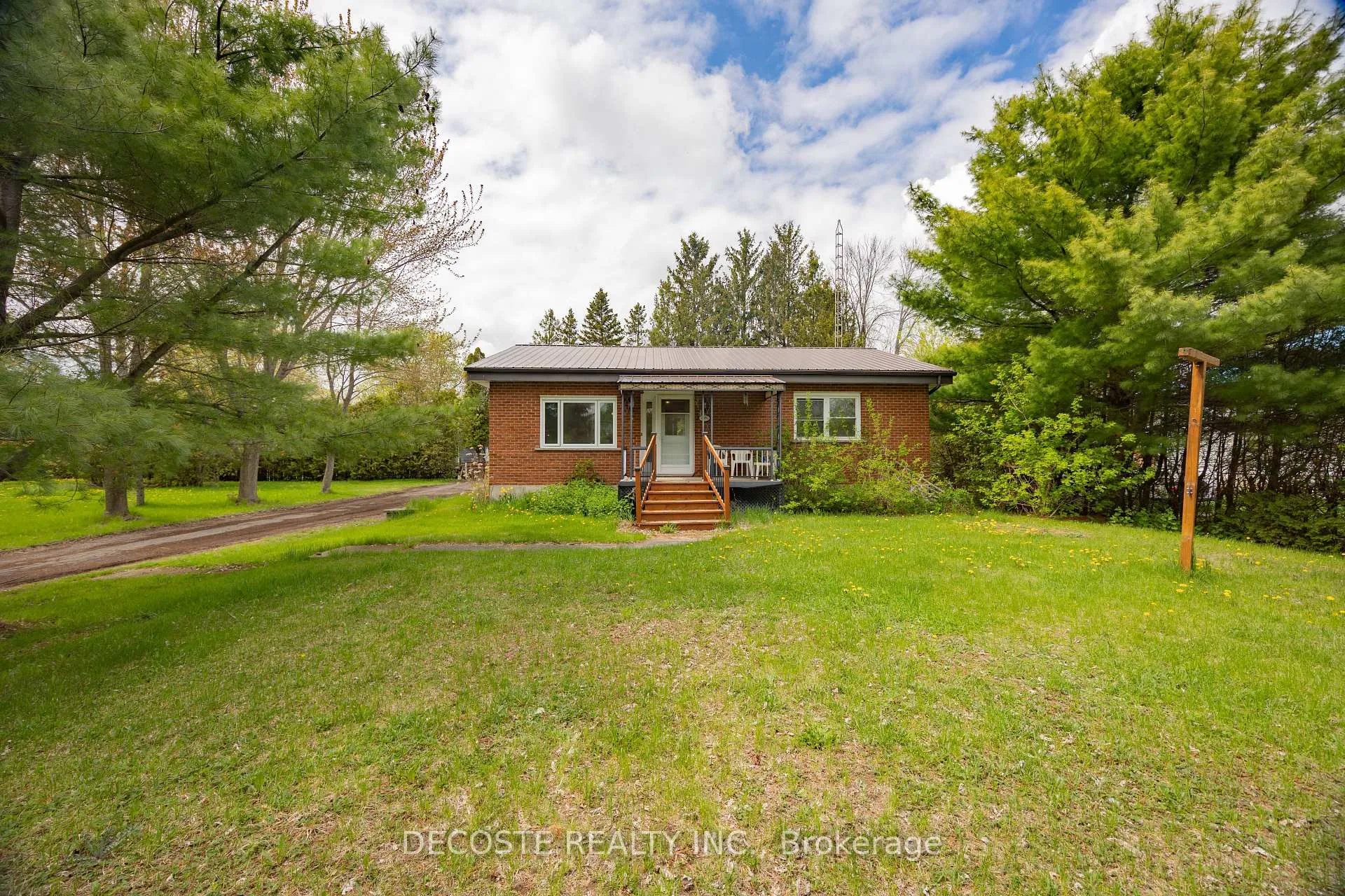 Photo 1 of 21985 Main Street, North Glengarry, North Glengarry (Lochiel) Twp — HOMEH