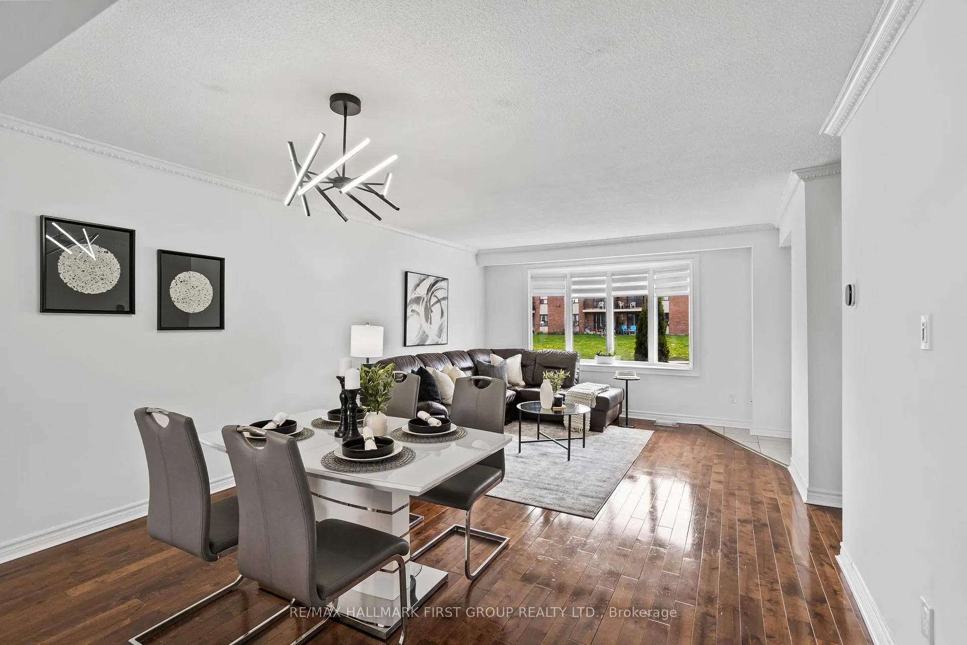 Photo 5 of 428 Dean Avenue, Oshawa, Central — HOMEH