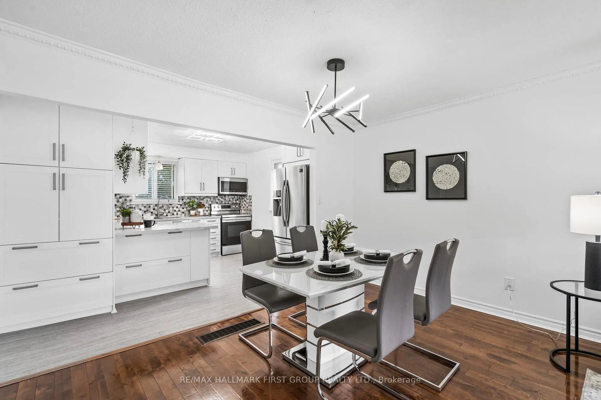 Photo 6 of 428 Dean Avenue, Oshawa, Central — HOMEH