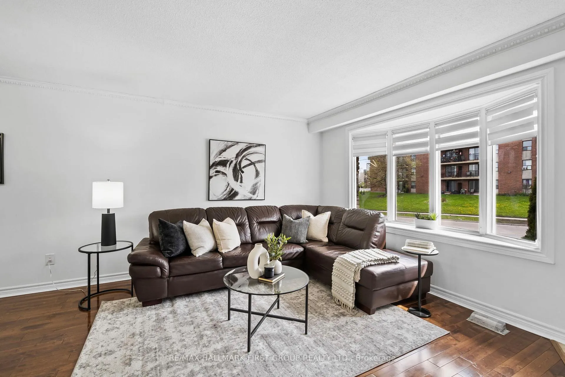 Photo 8 of 428 Dean Avenue, Oshawa, Central — HOMEH