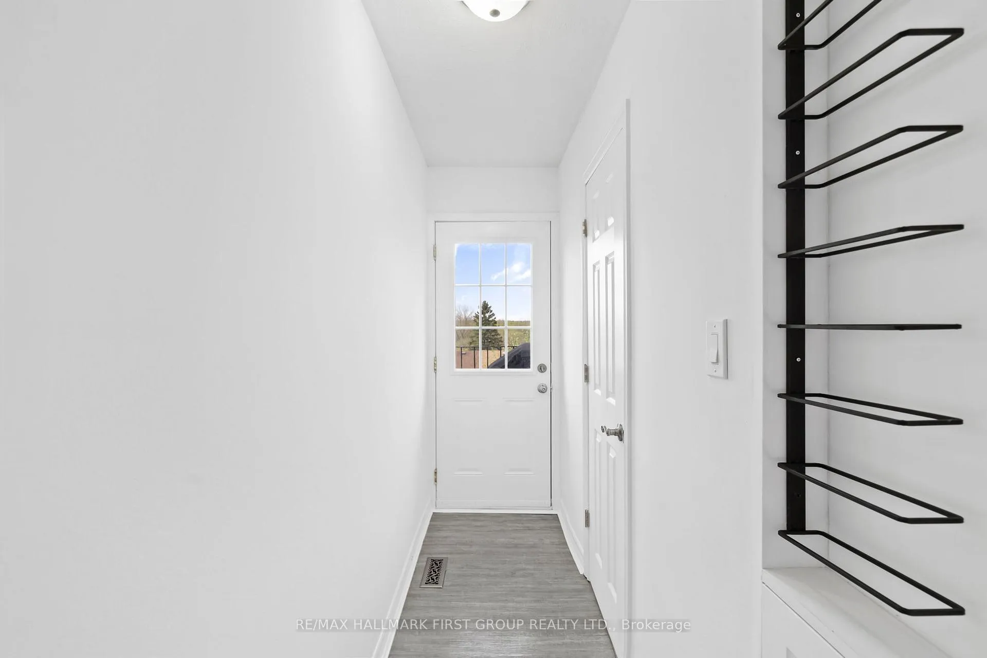 Photo 15 of 428 Dean Avenue, Oshawa, Central — HOMEH
