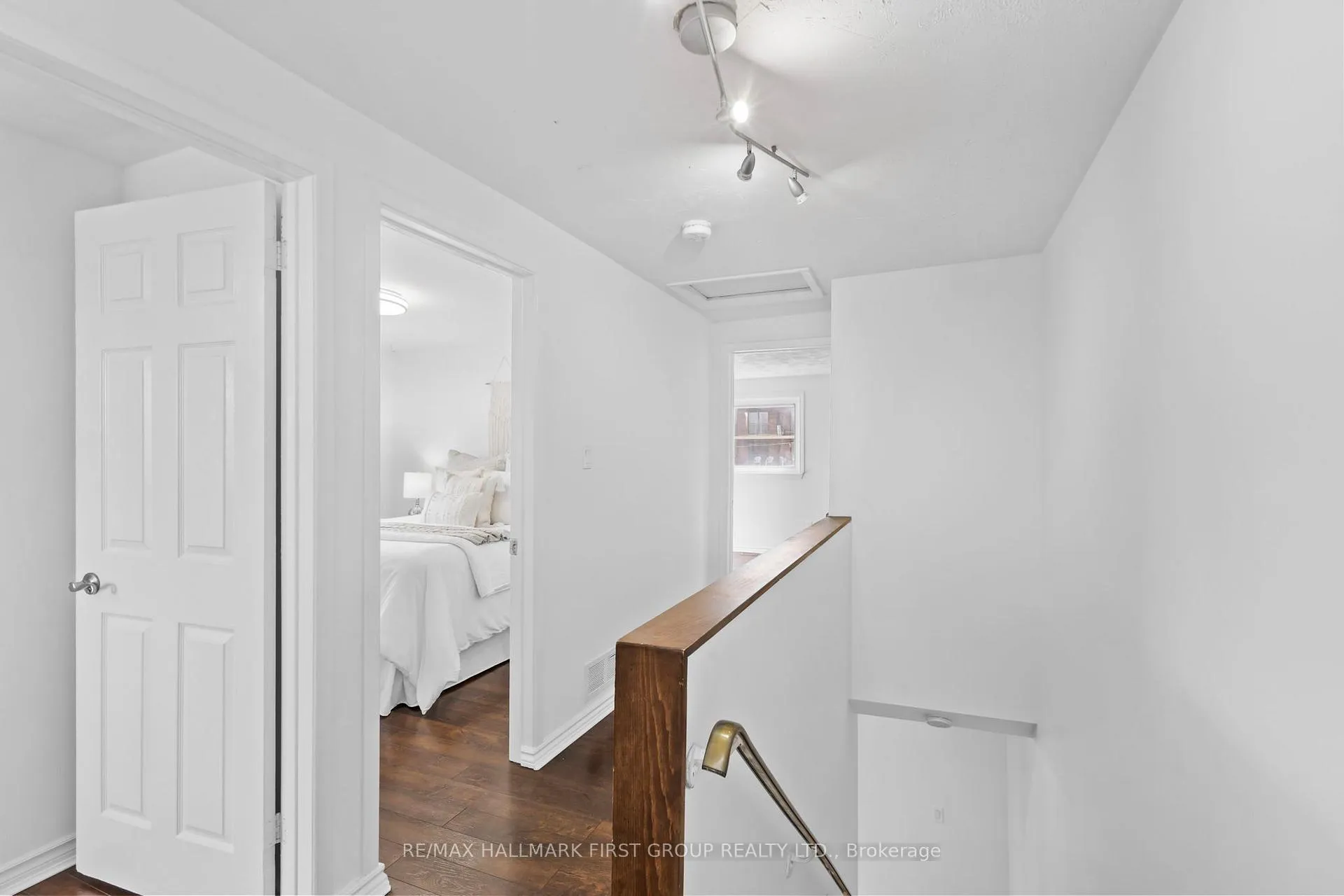 Photo 17 of 428 Dean Avenue, Oshawa, Central — HOMEH