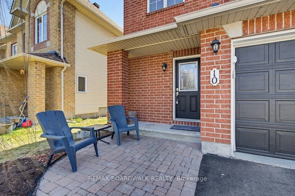 Photo 4 of 10 Valemont Street, Ottawa, Barrhaven East — HOMEH
