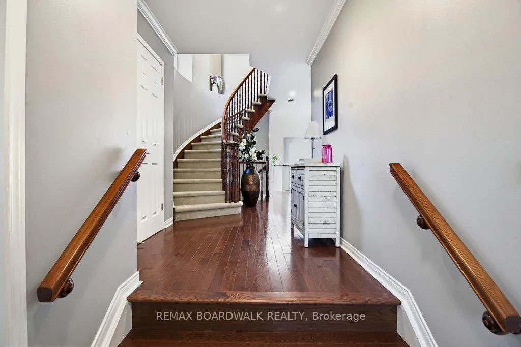 Photo 5 of 10 Valemont Street, Ottawa, Barrhaven East — HOMEH
