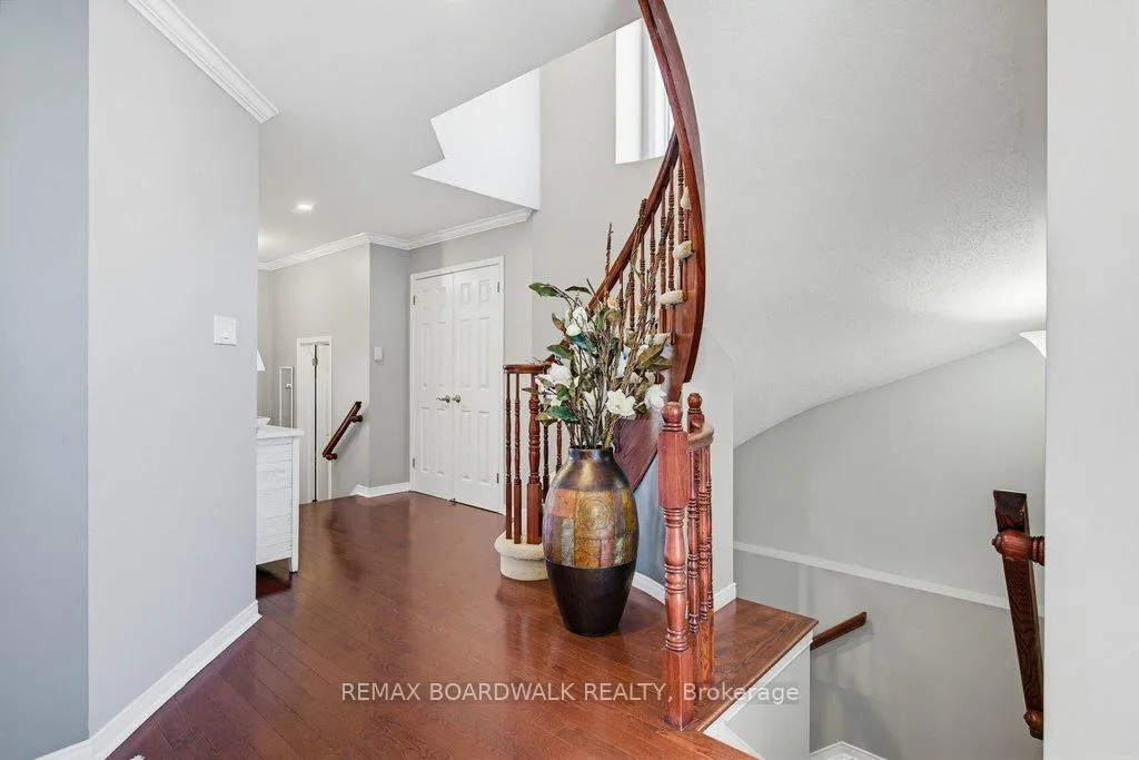 Photo 8 of 10 Valemont Street, Ottawa, Barrhaven East — HOMEH
