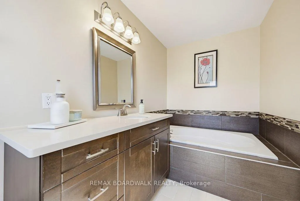 Photo 27 of 10 Valemont Street, Ottawa, Barrhaven East — HOMEH