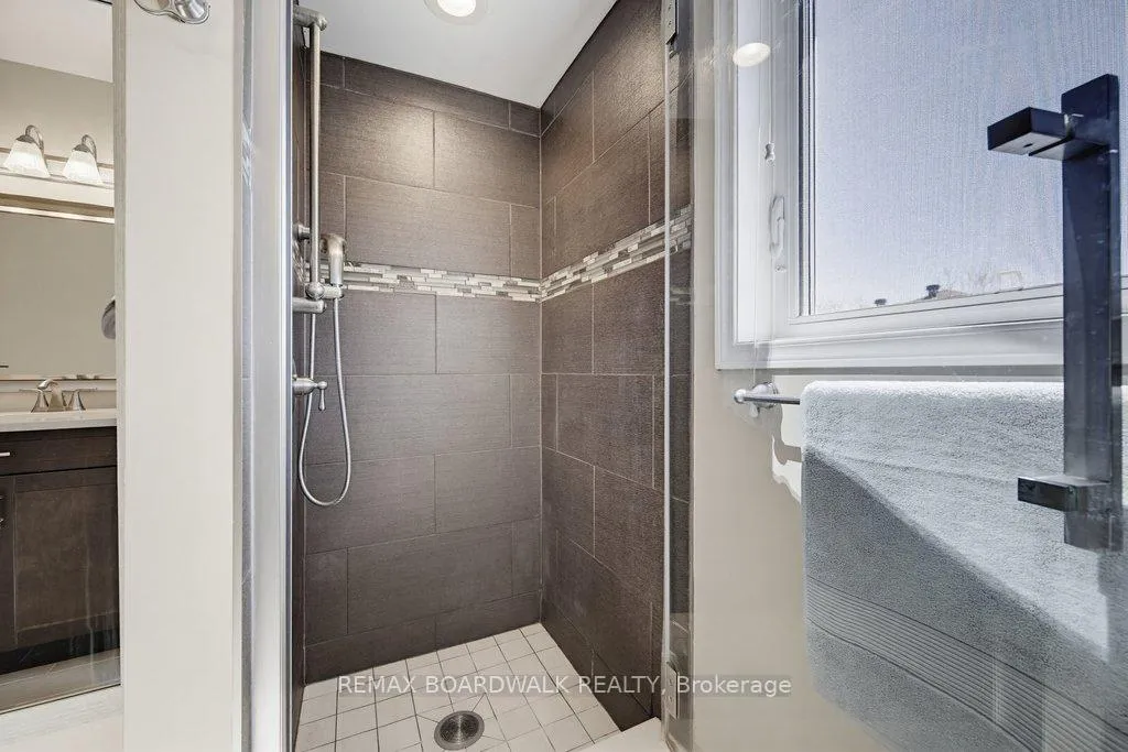Photo 28 of 10 Valemont Street, Ottawa, Barrhaven East — HOMEH
