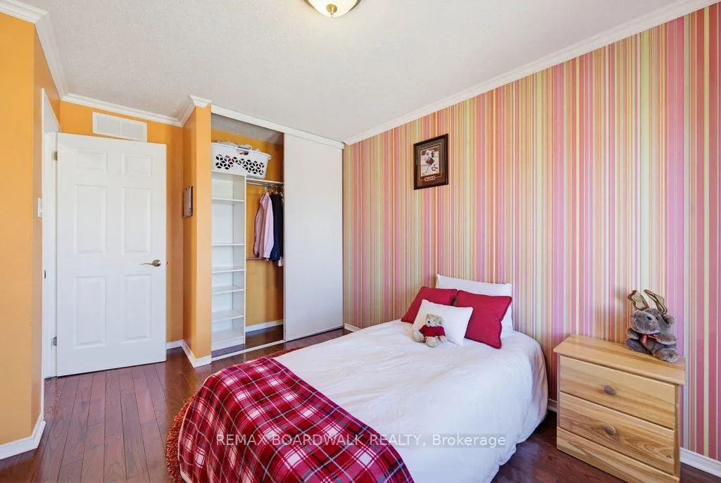 Photo 34 of 10 Valemont Street, Ottawa, Barrhaven East — HOMEH