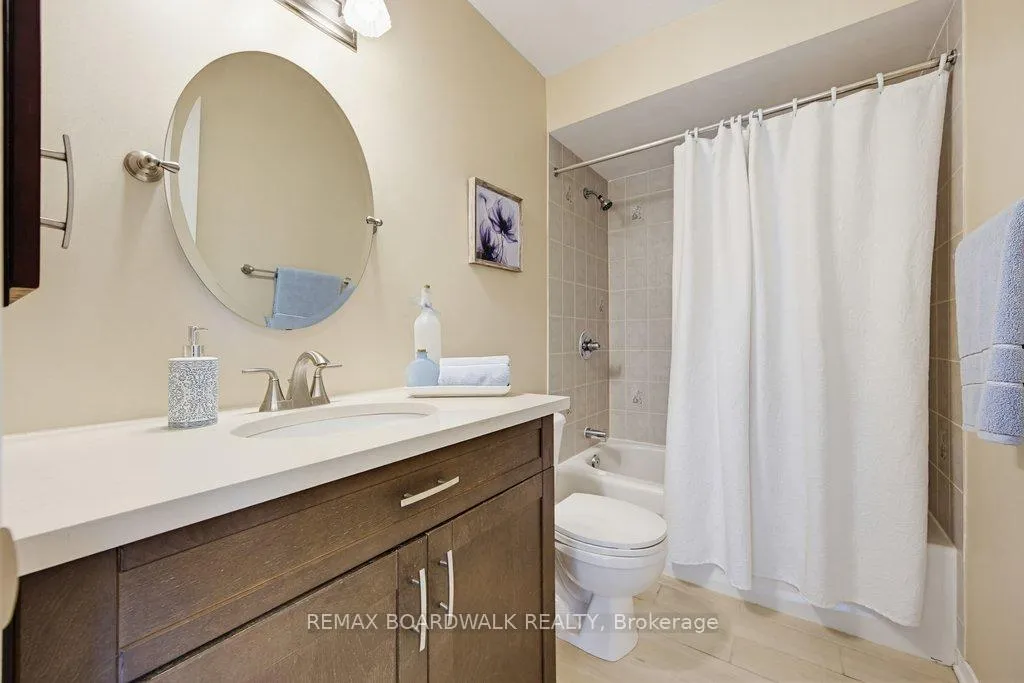Photo 35 of 10 Valemont Street, Ottawa, Barrhaven East — HOMEH
