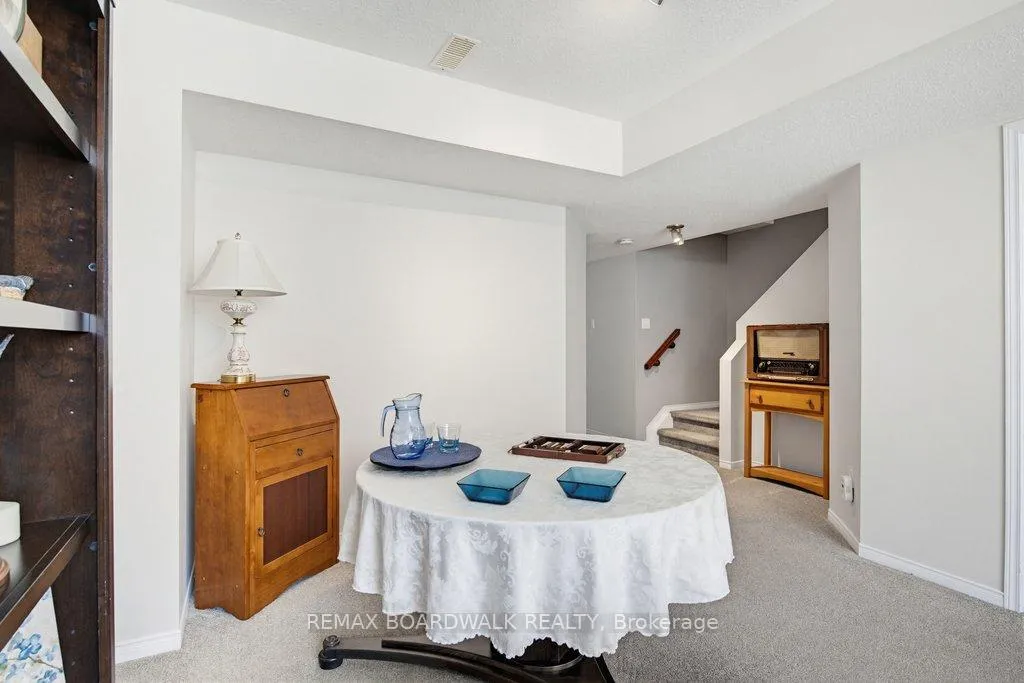 Photo 39 of 10 Valemont Street, Ottawa, Barrhaven East — HOMEH