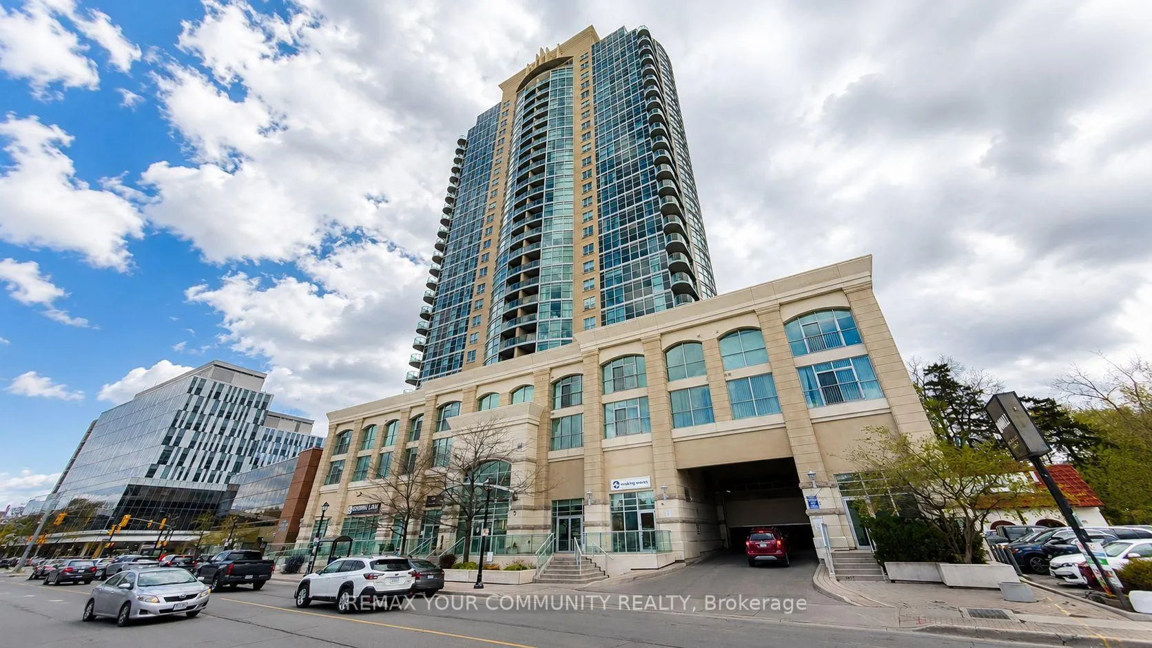Front of Unit 2413, 9 George Street N