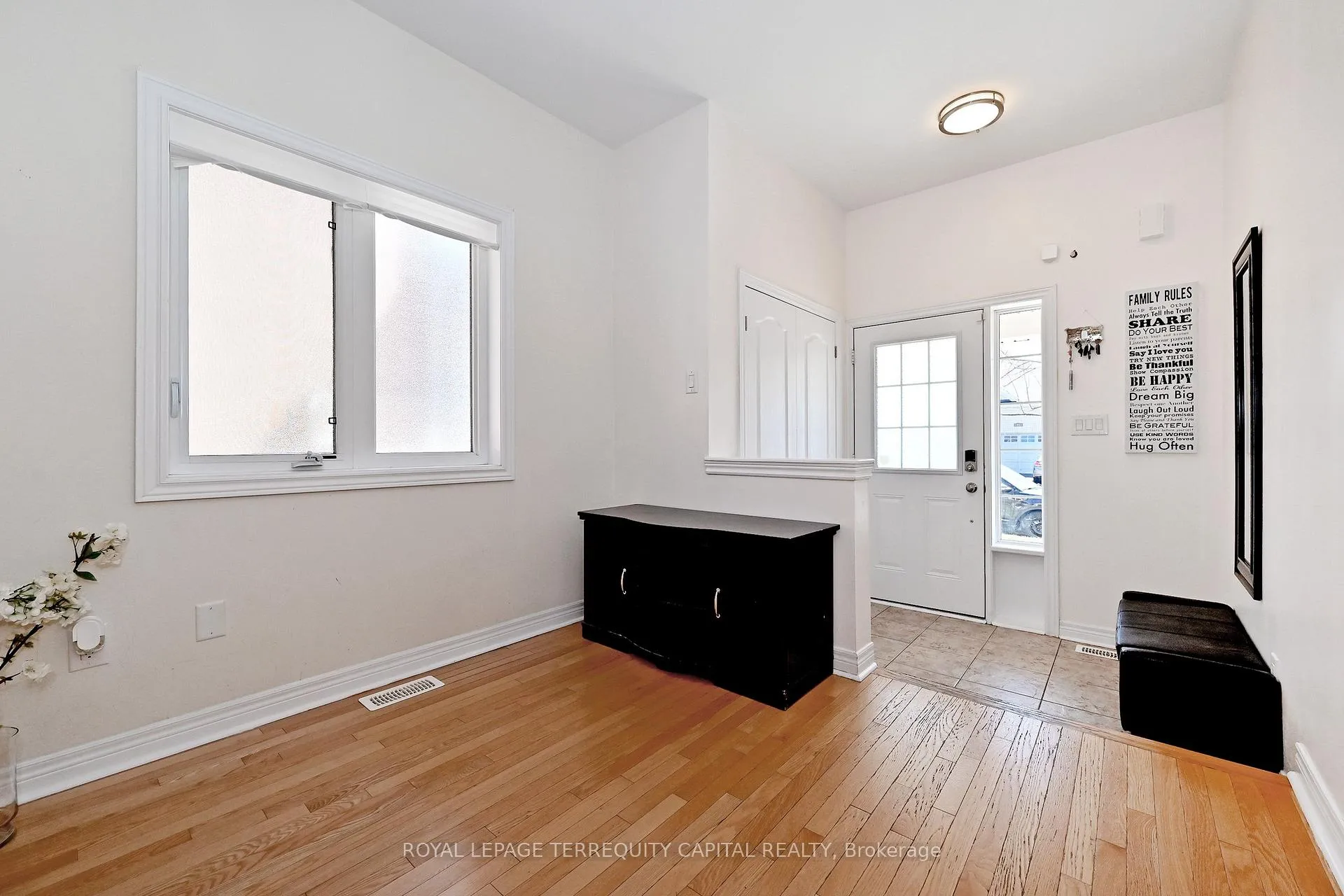 Photo 4 of 70 Lealinds Road, Vaughan, Patterson — HOMEH