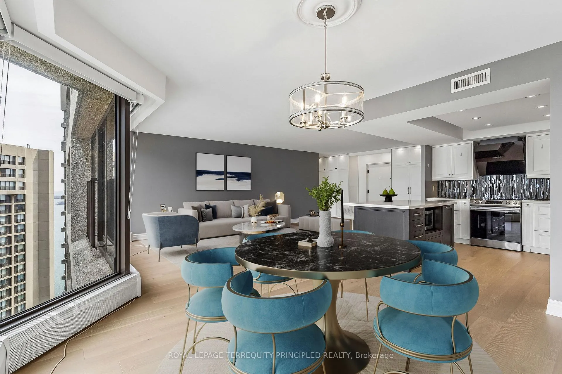 Photo 3 of Unit 3413, 55 Harbour Square, Toronto, Waterfront Communities — HOMEH
