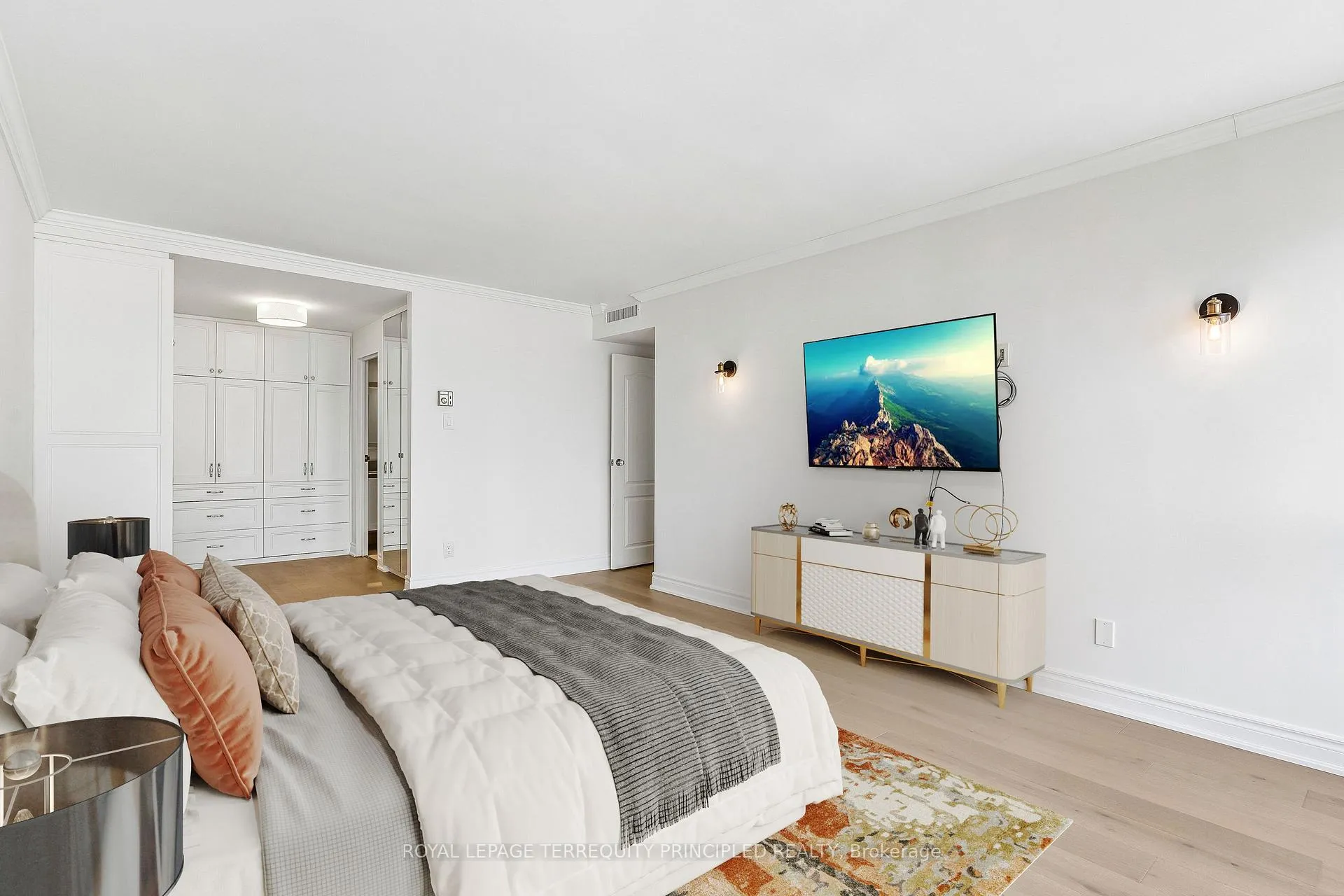 Photo 5 of Unit 3413, 55 Harbour Square, Toronto, Waterfront Communities — HOMEH
