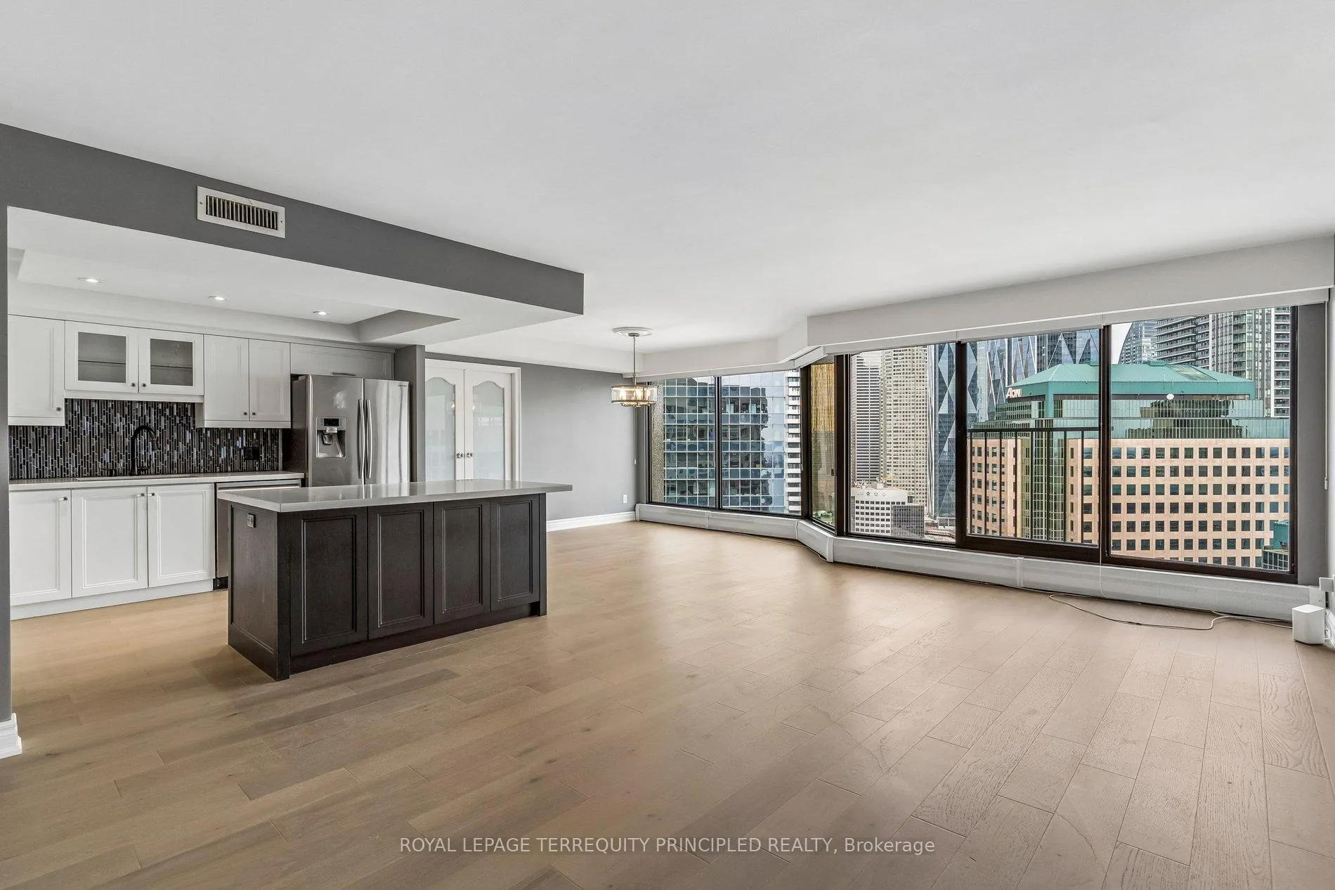 Photo 6 of Unit 3413, 55 Harbour Square, Toronto, Waterfront Communities — HOMEH