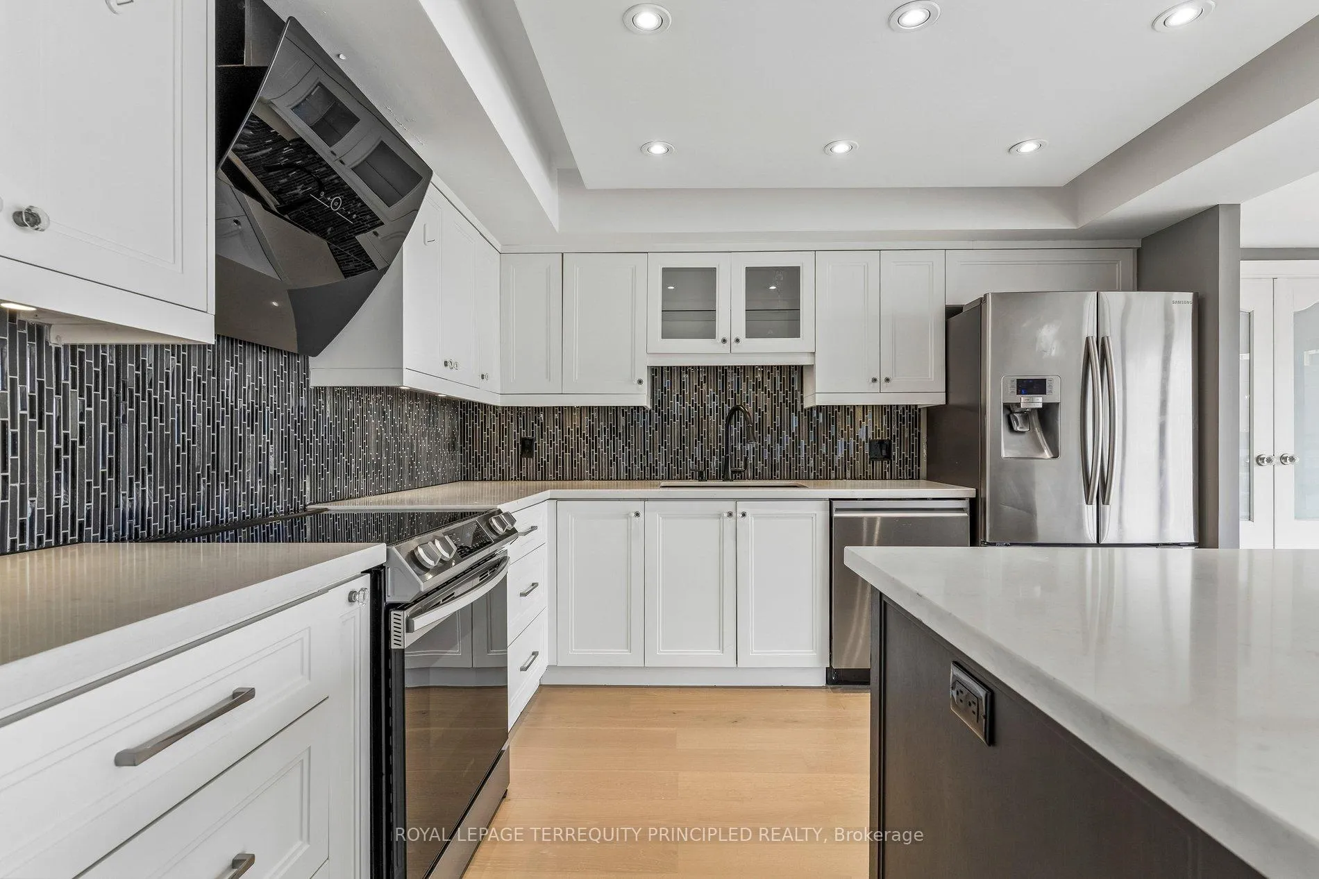 Photo 13 of Unit 3413, 55 Harbour Square, Toronto, Waterfront Communities — HOMEH