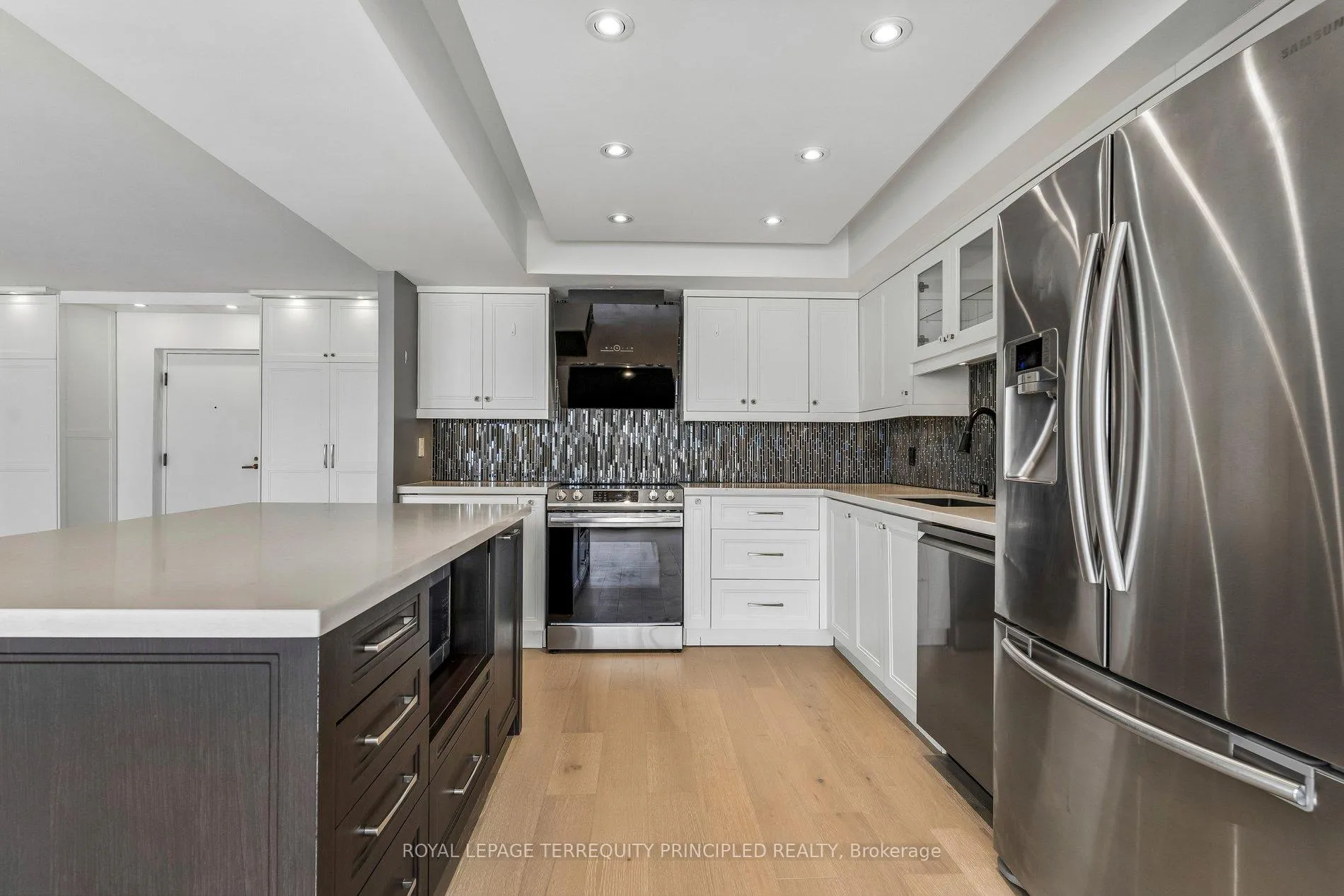 Photo 14 of Unit 3413, 55 Harbour Square, Toronto, Waterfront Communities — HOMEH