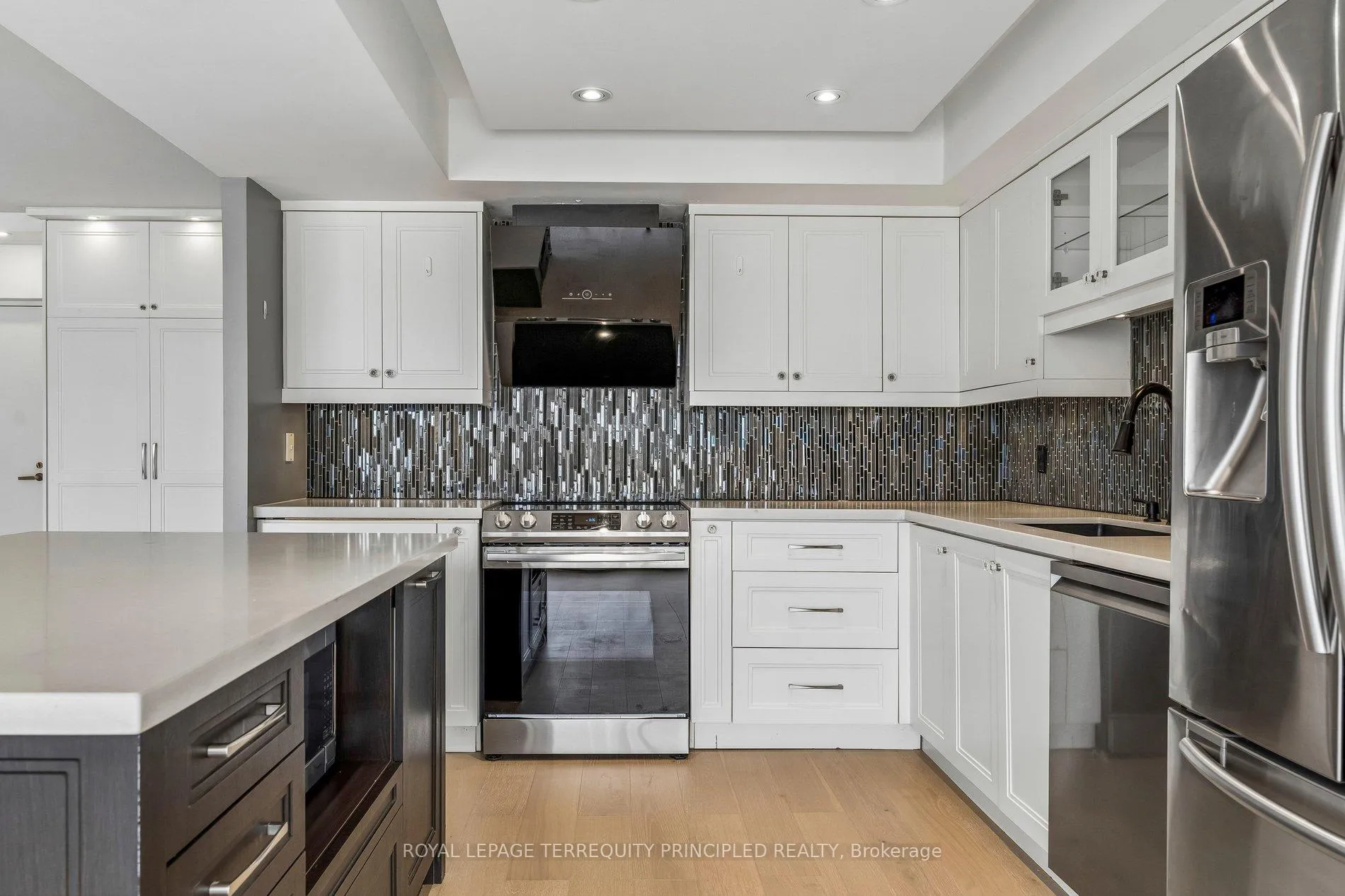 Photo 15 of Unit 3413, 55 Harbour Square, Toronto, Waterfront Communities — HOMEH
