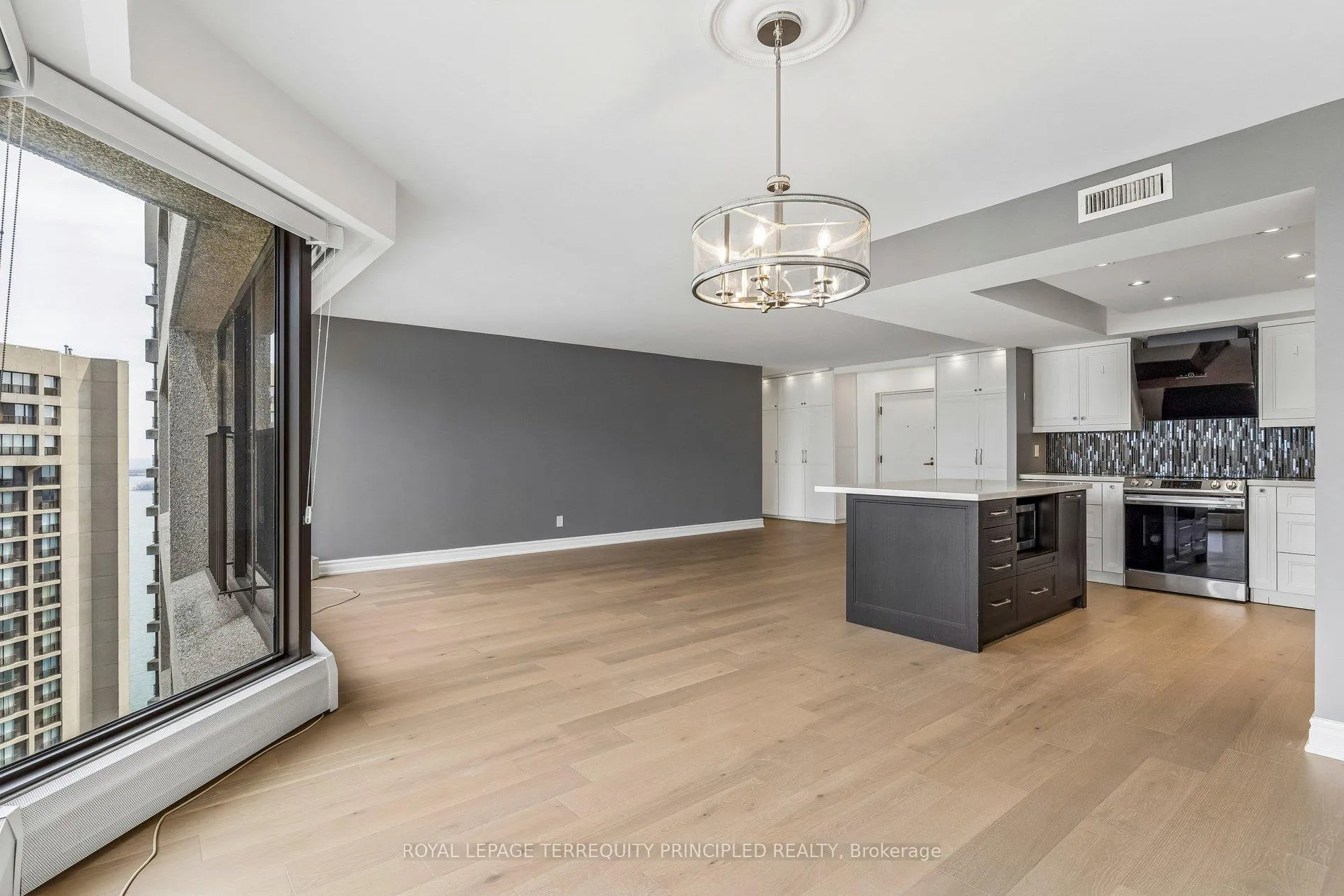 Photo 17 of Unit 3413, 55 Harbour Square, Toronto, Waterfront Communities — HOMEH