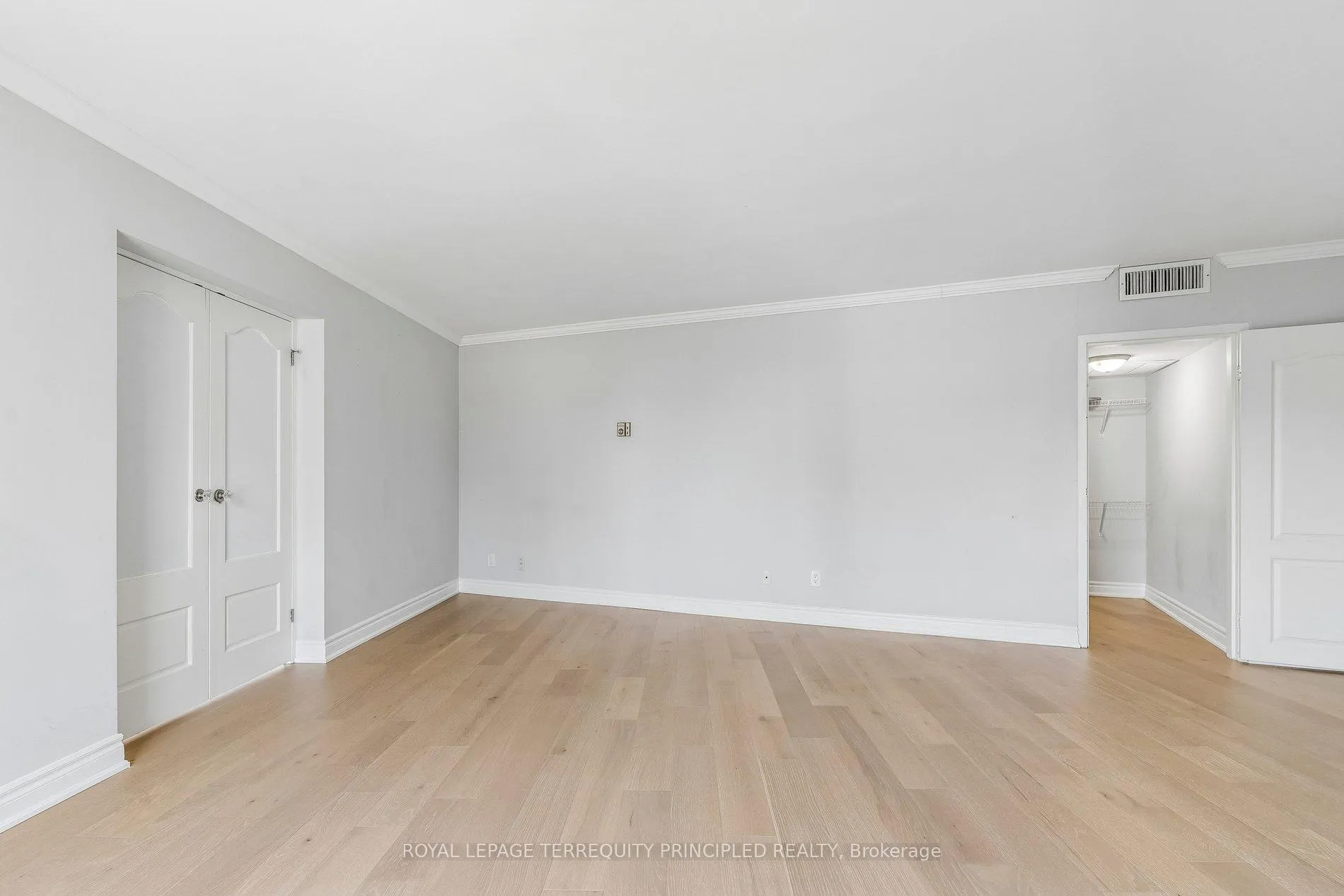 Photo 22 of Unit 3413, 55 Harbour Square, Toronto, Waterfront Communities — HOMEH