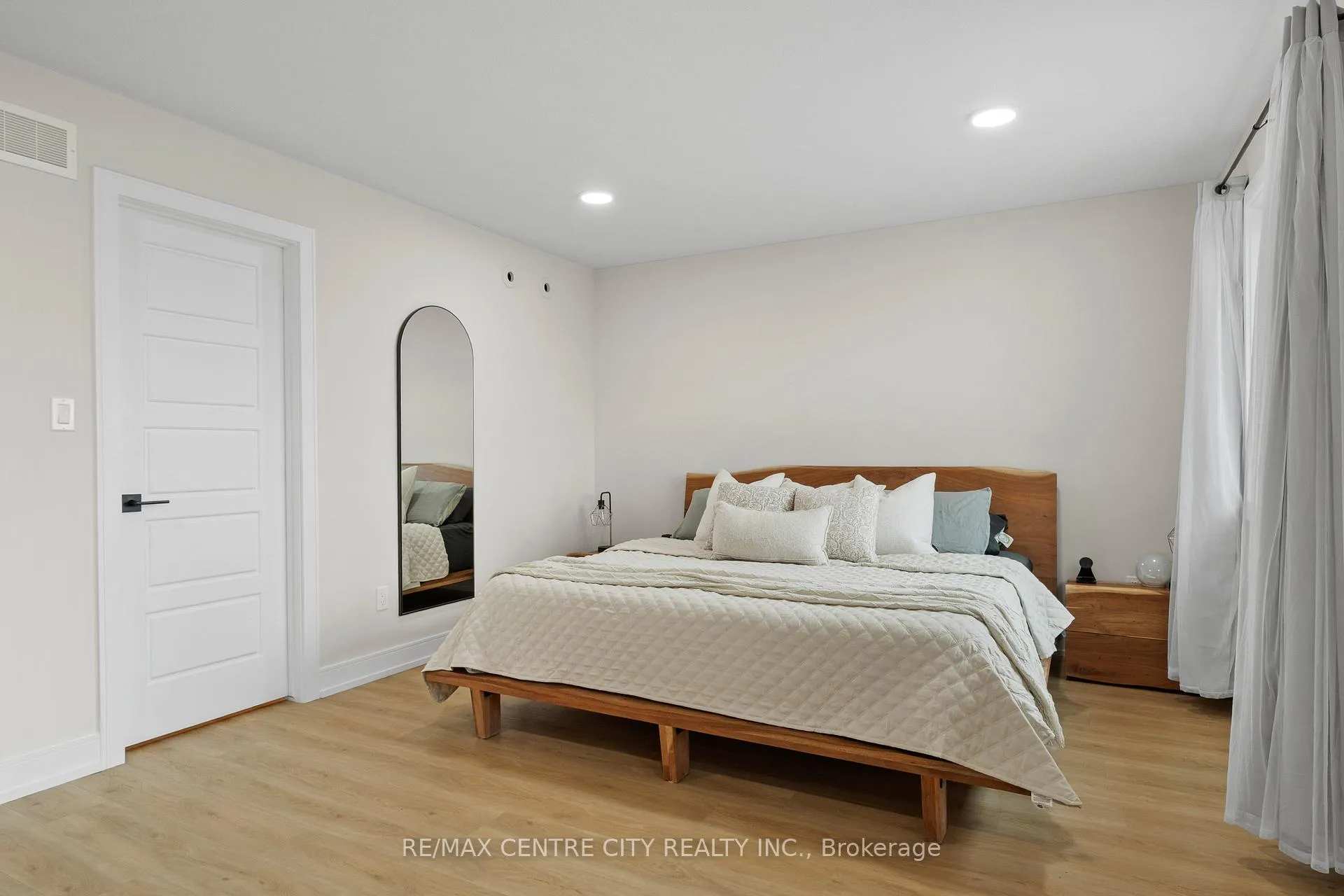 Photo 22 of 76 Styles Drive, St. Thomas — HOMEH